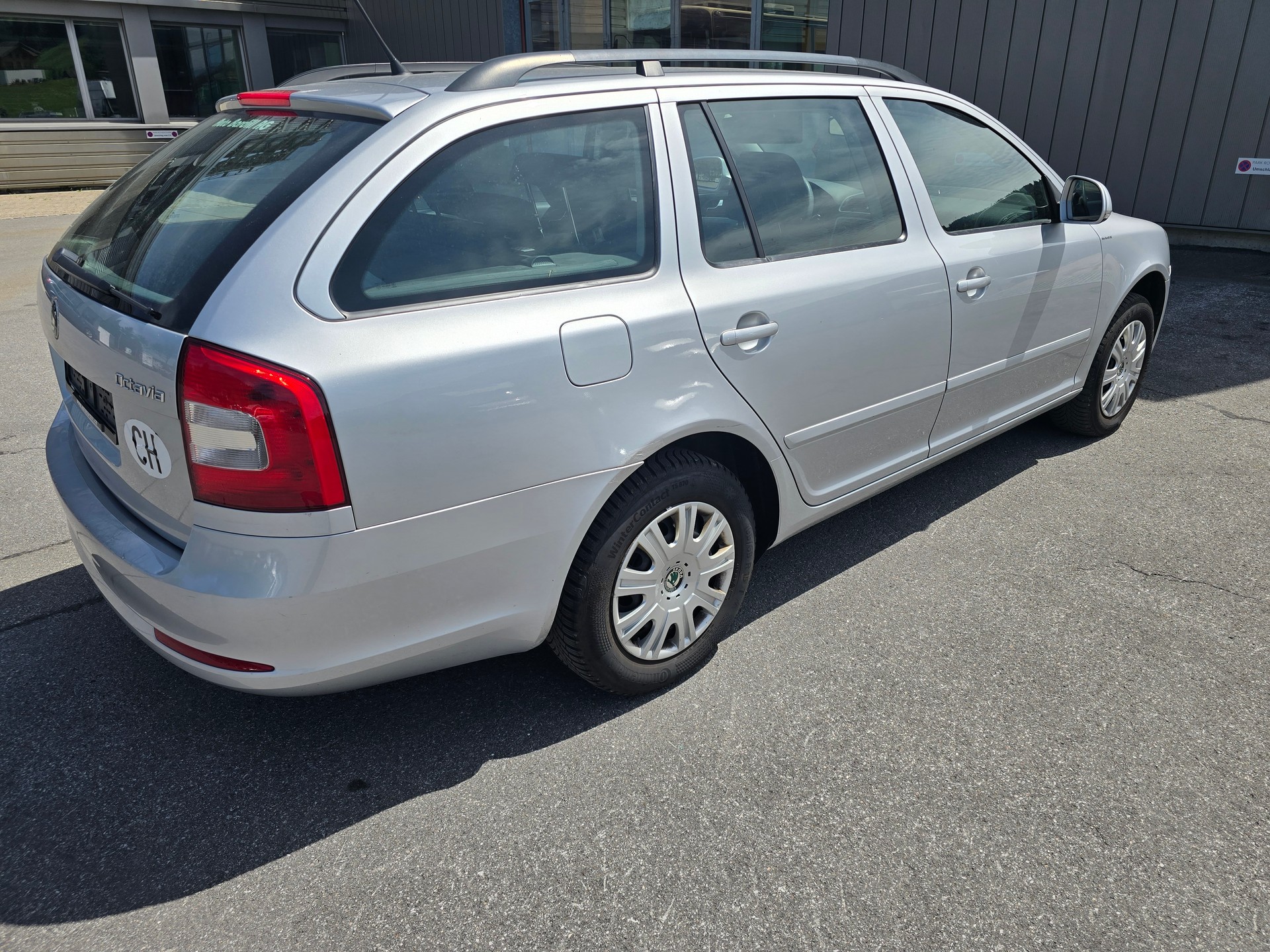 SKODA Octavia Combi 1.6 TDI-image-6