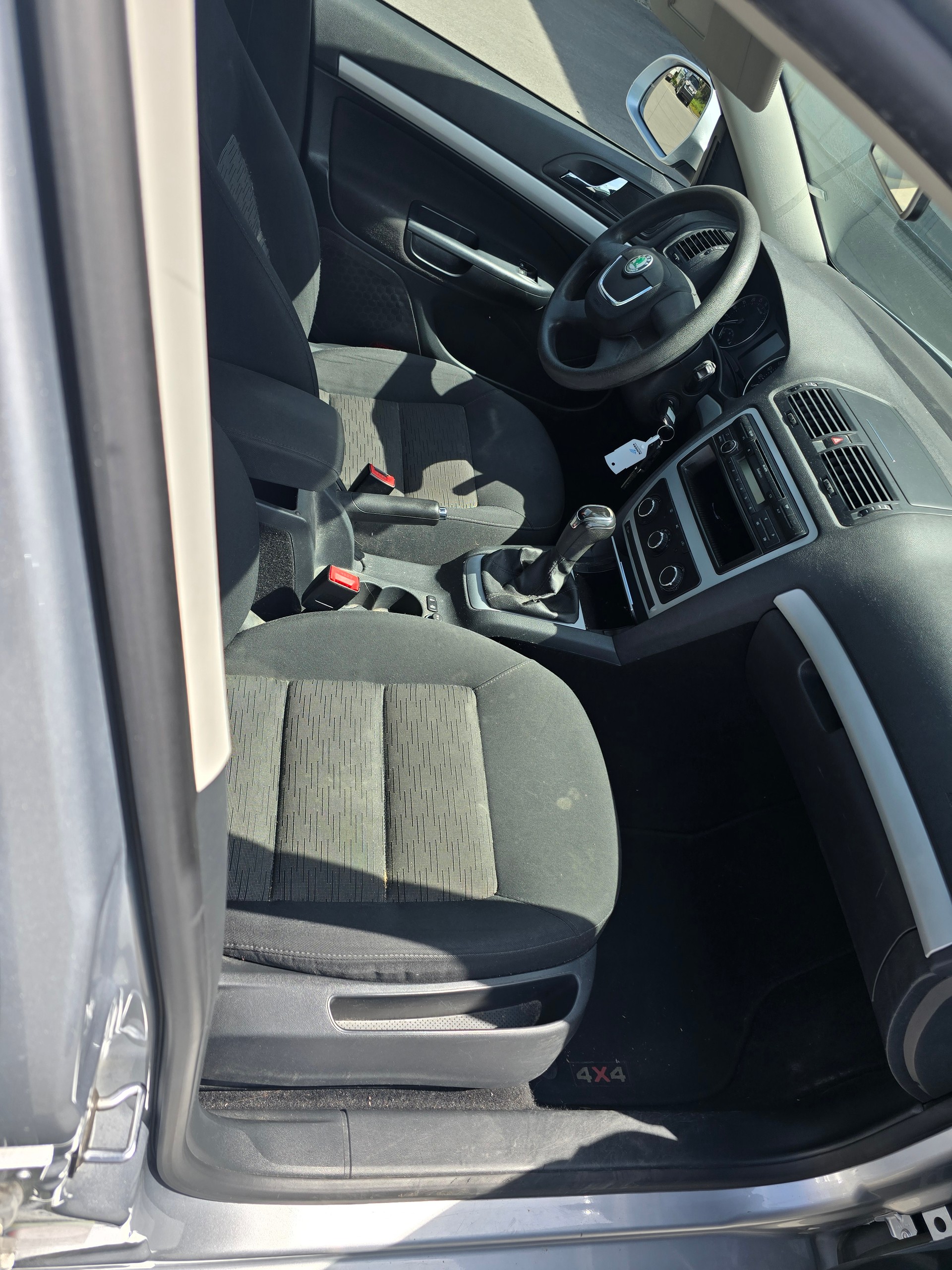 SKODA Octavia Combi 1.6 TDI-image-14