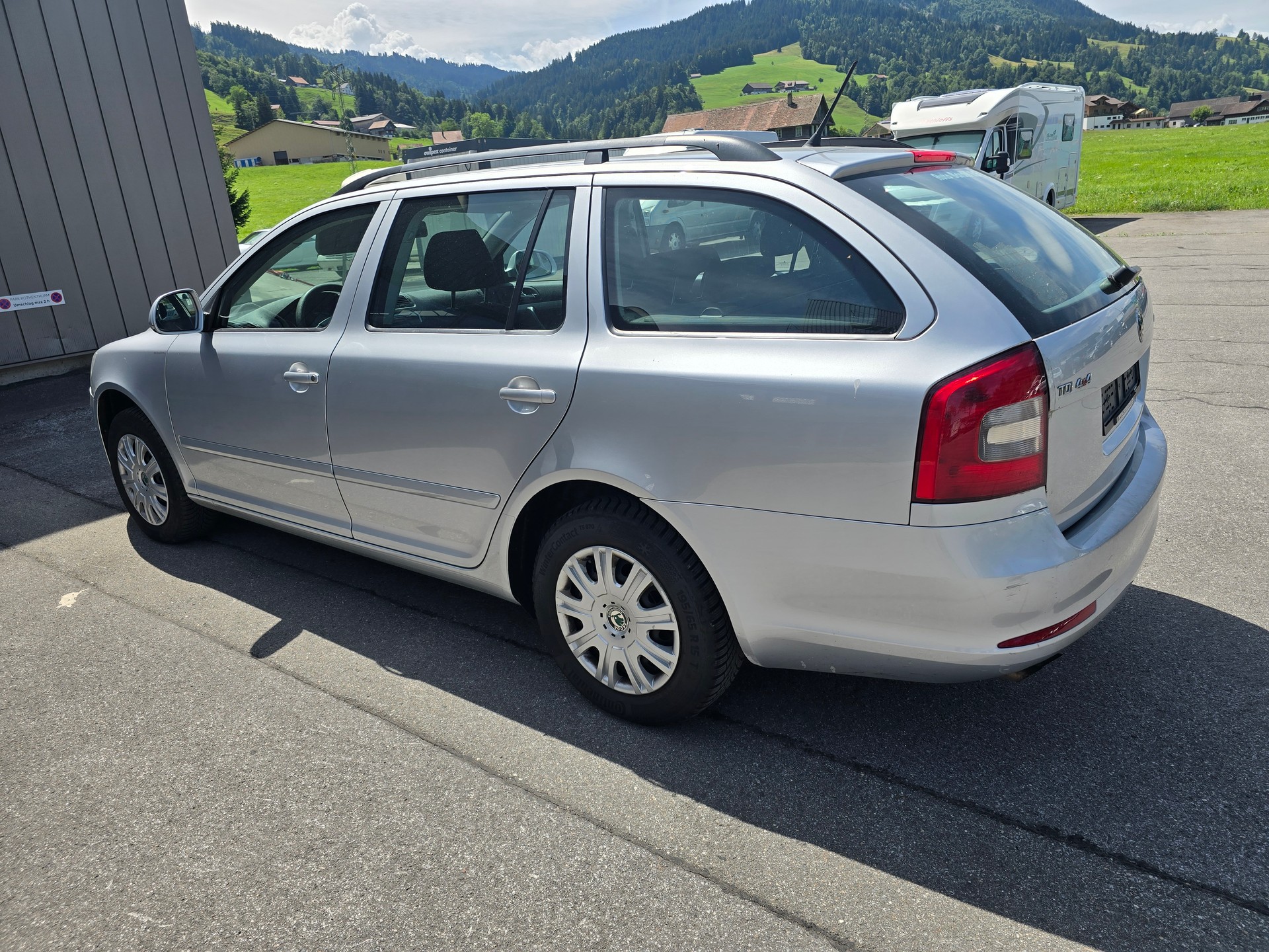 SKODA Octavia Combi 1.6 TDI-image-7