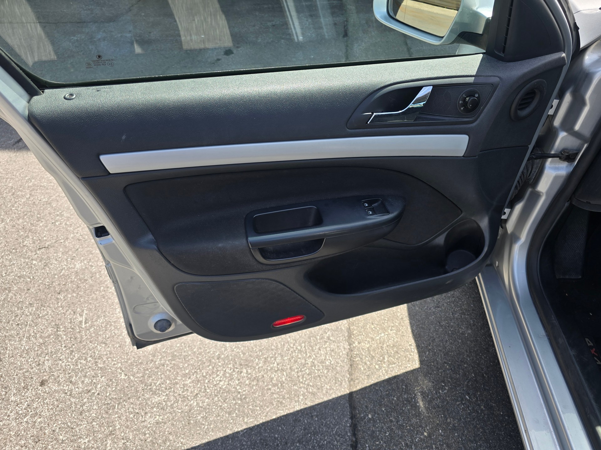 SKODA Octavia Combi 1.6 TDI-image-12