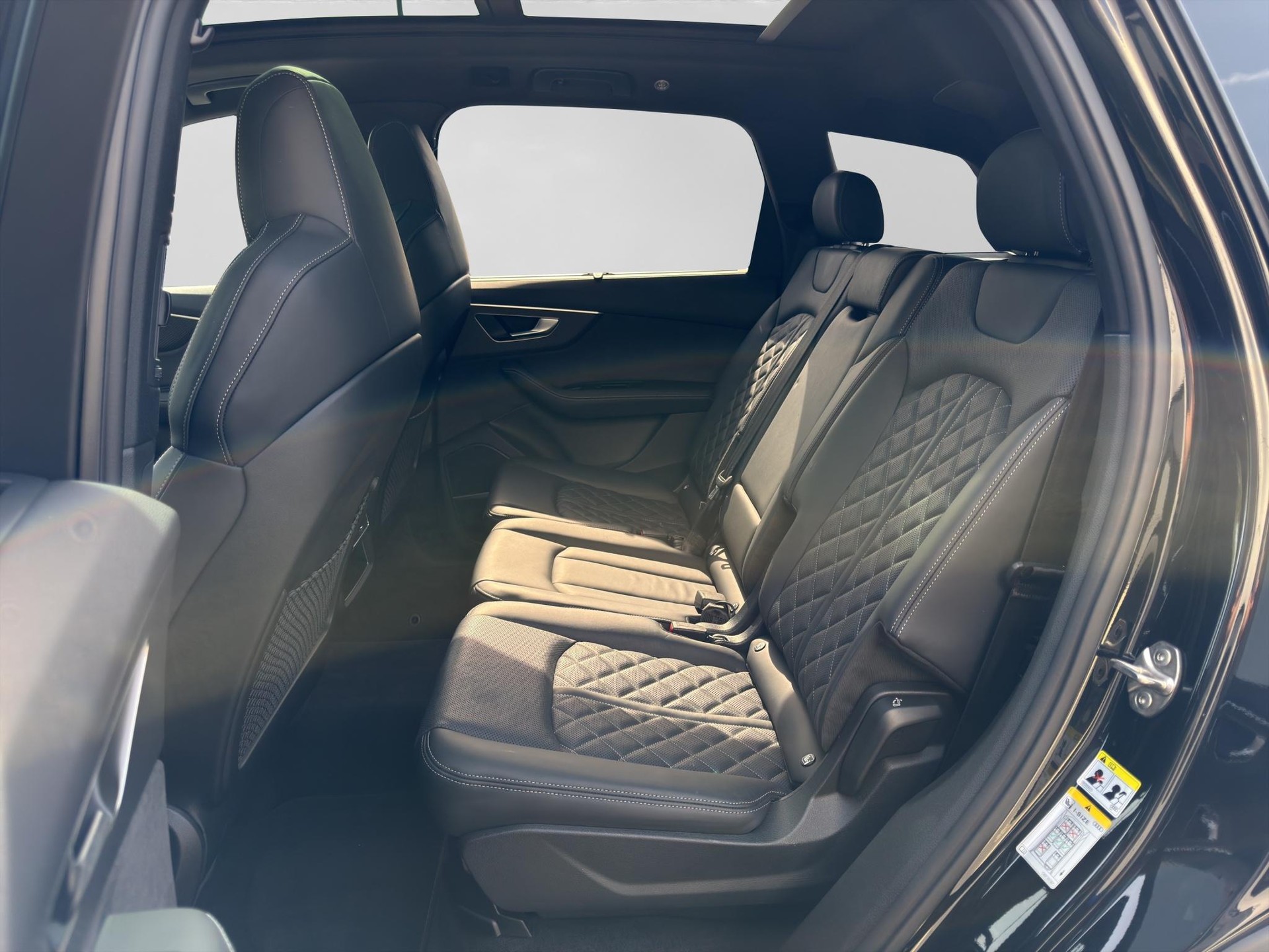 AUDI Q7 SUV 3.0 50 TDI S Line quattro T-Tronic-image-6