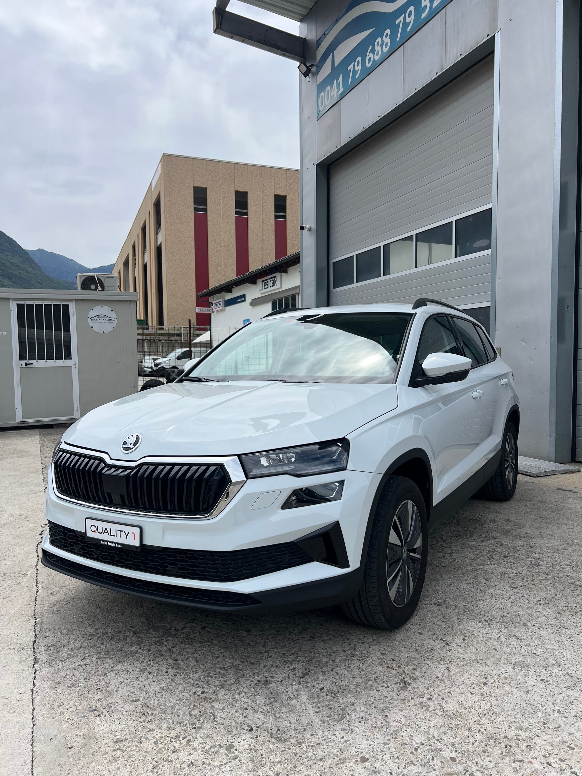 SKODA Karoq 2.0 TDI CR Selection 4x4 DSG - Garantie - Top Zustand - Leasing da 405.-/mese-image-2