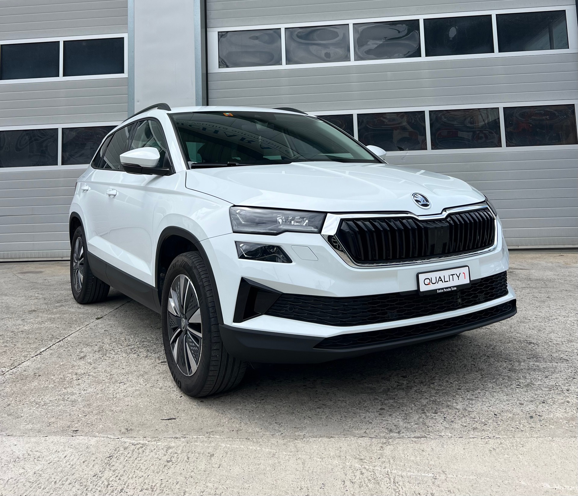 SKODA Karoq 2.0 TDI CR Selection 4x4 DSG - Garantie - Top Zustand - Leasing da 405.-/mese-image-0