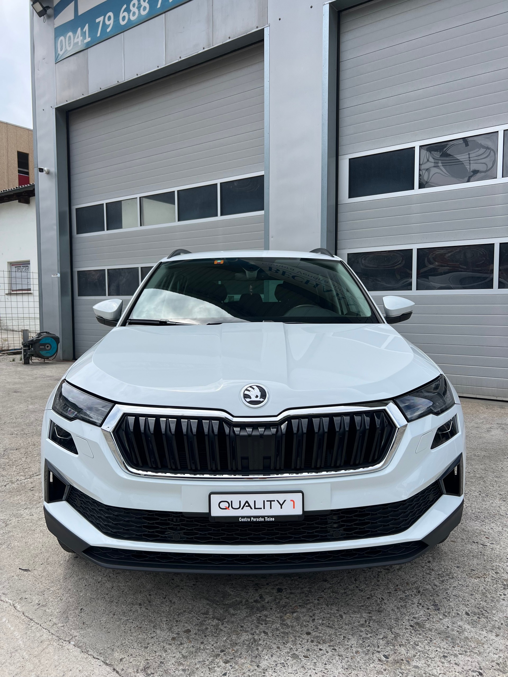 SKODA Karoq 2.0 TDI CR Selection 4x4 DSG - Garantie - Top Zustand - Leasing da 405.-/mese-image-1