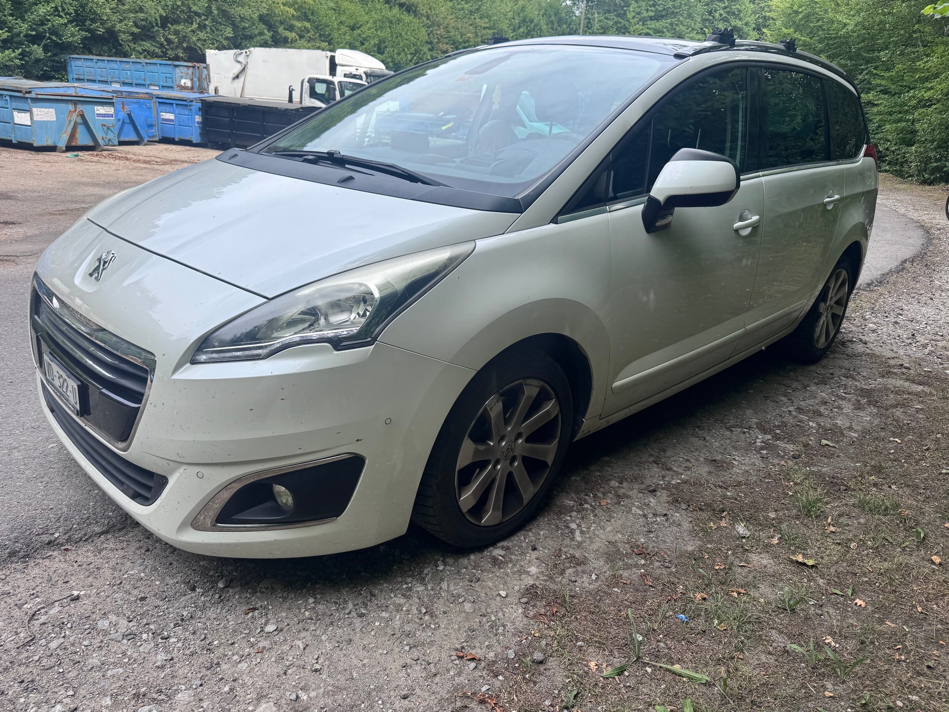 PEUGEOT 5008 2.0 HDI Swiss Edition Automatic-image-0