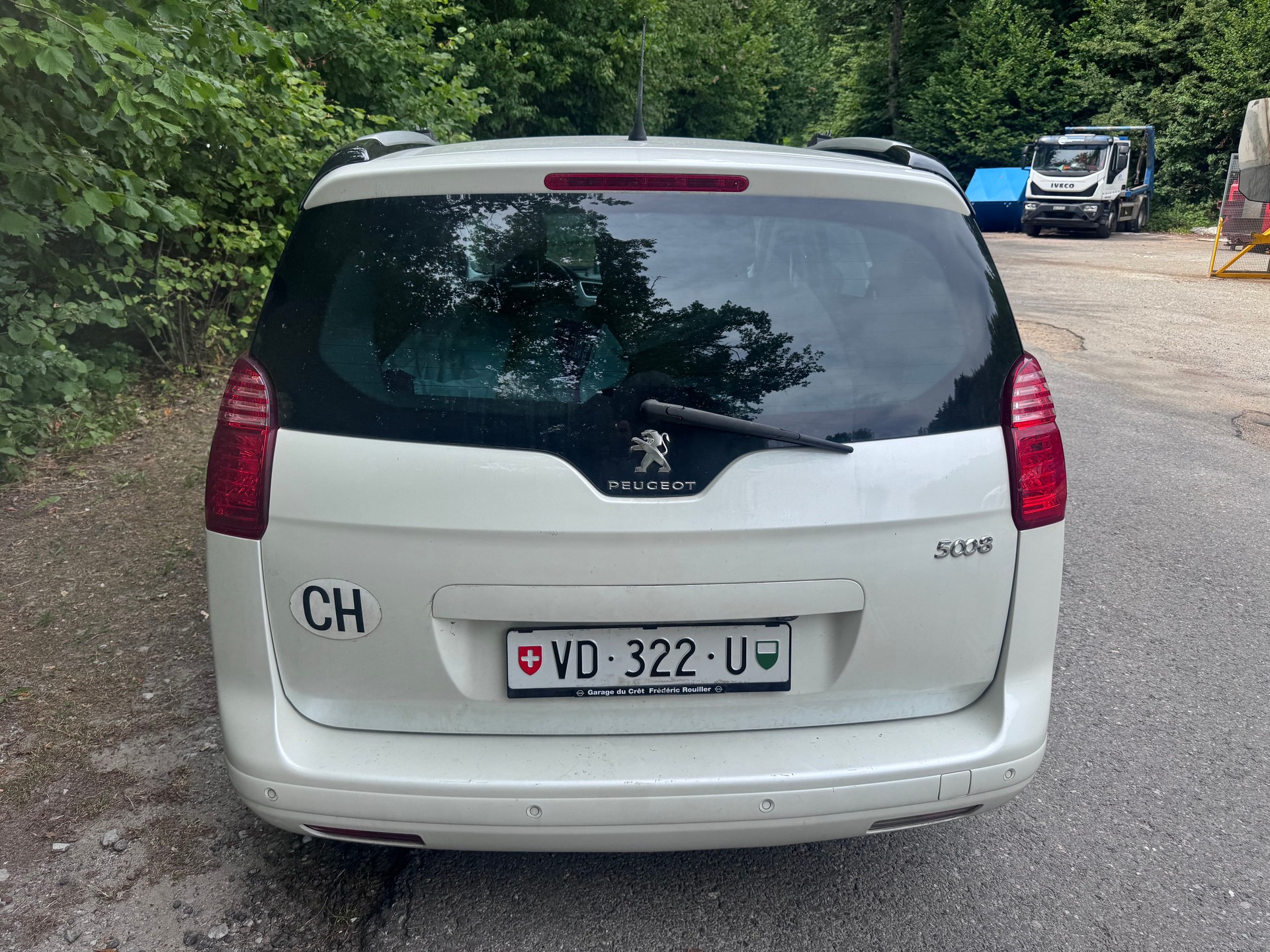 PEUGEOT 5008 2.0 HDI Swiss Edition Automatic-image-9