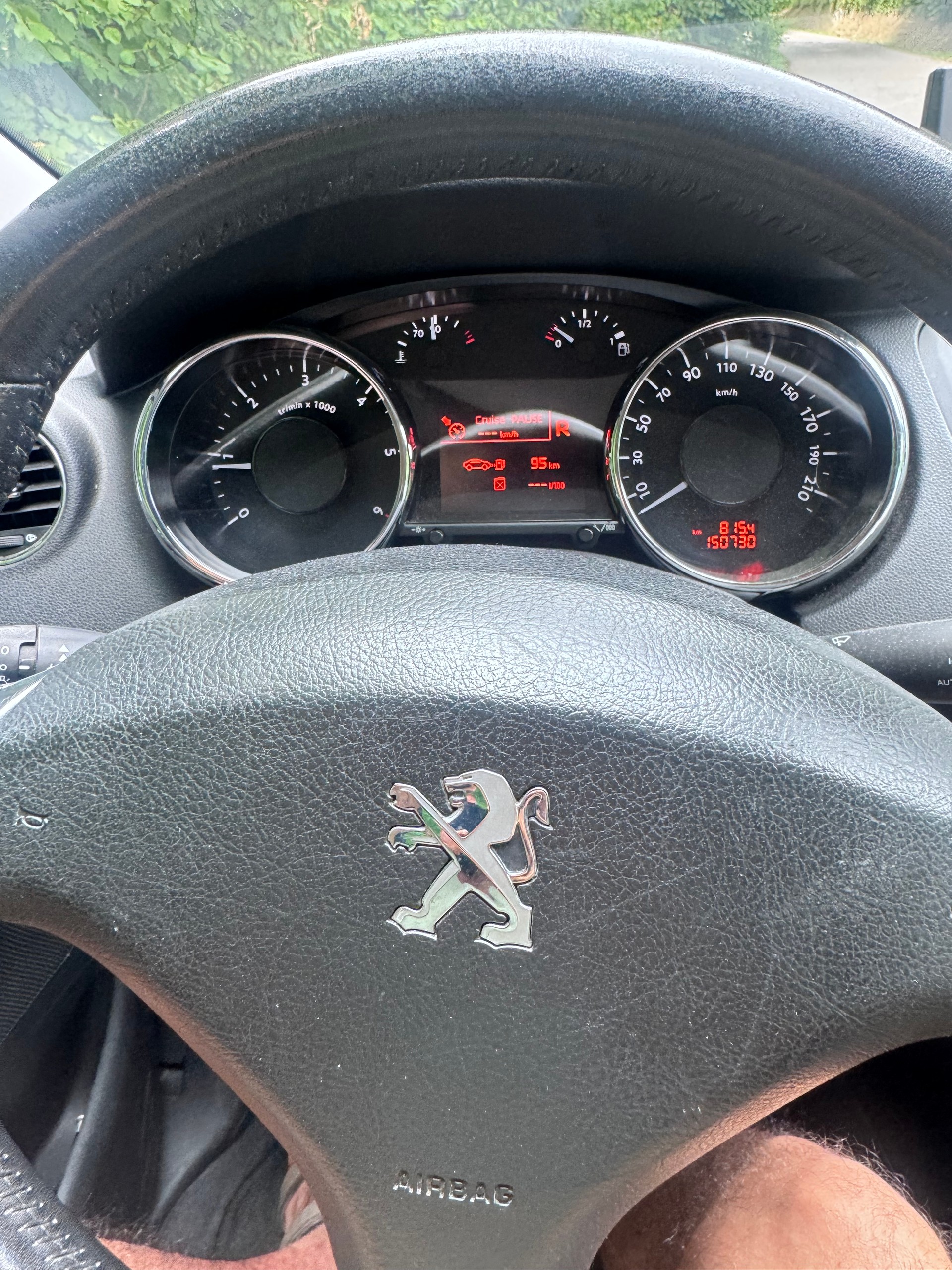 PEUGEOT 5008 2.0 HDI Swiss Edition Automatic-image-11