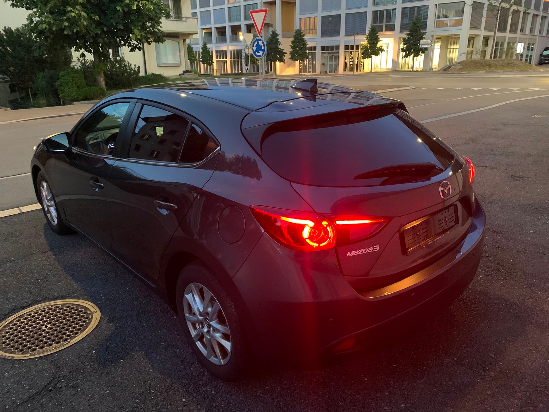 MAZDA 3 1.5 16V CD Ambition Activematic-image-1