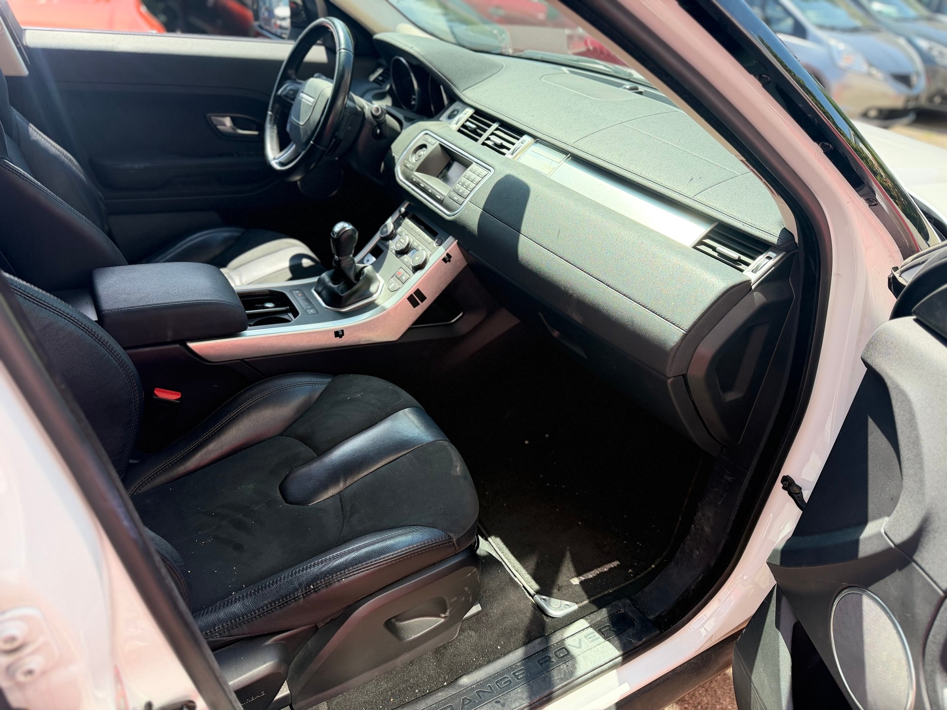 LAND ROVER Range Rover Evoque 2.2 Pure TD4-image-8
