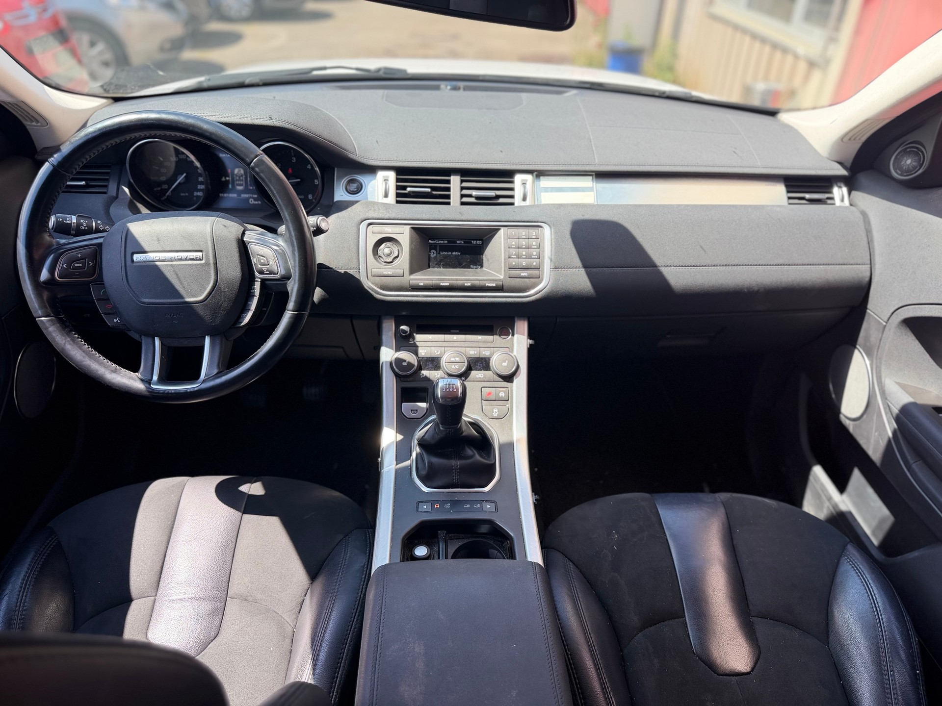 LAND ROVER Range Rover Evoque 2.2 Pure TD4-image-6