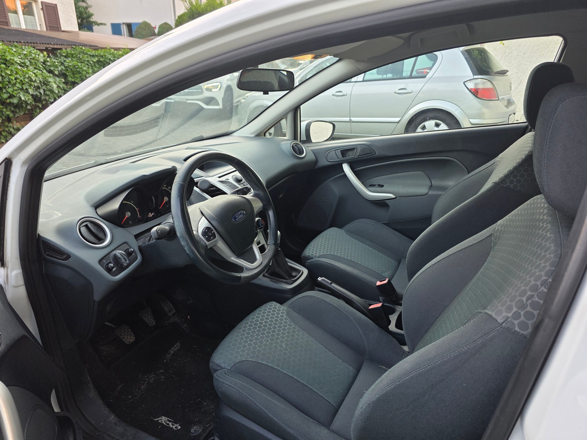FORD Fiesta 1.6 16V Sport-image-5