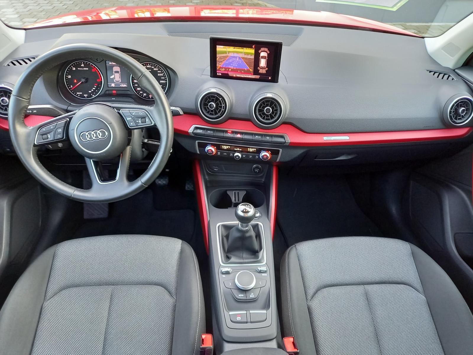 AUDI Q2 1.6 TDI sport-image-4