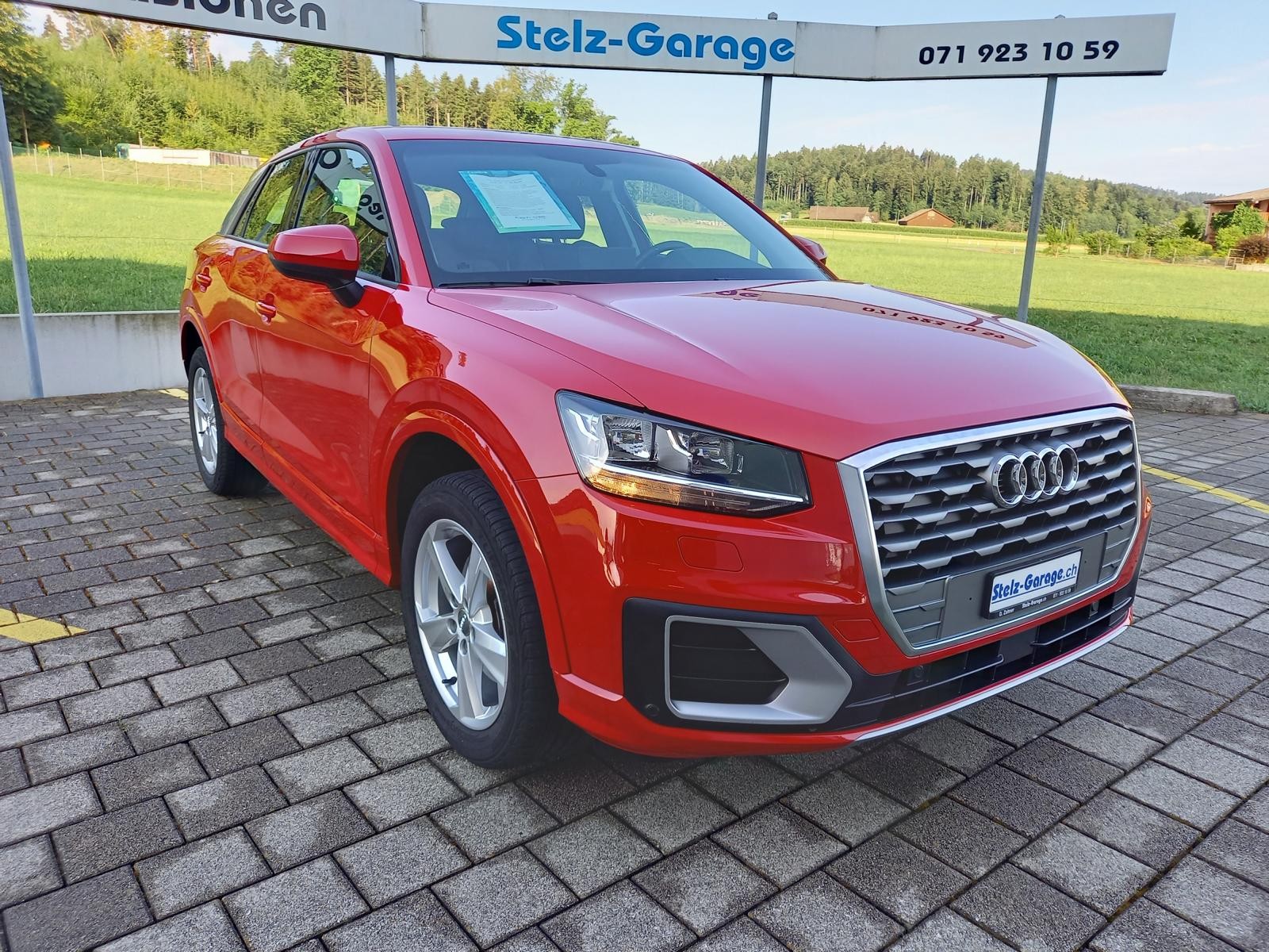 AUDI Q2 1.6 TDI sport-showroom-element-3