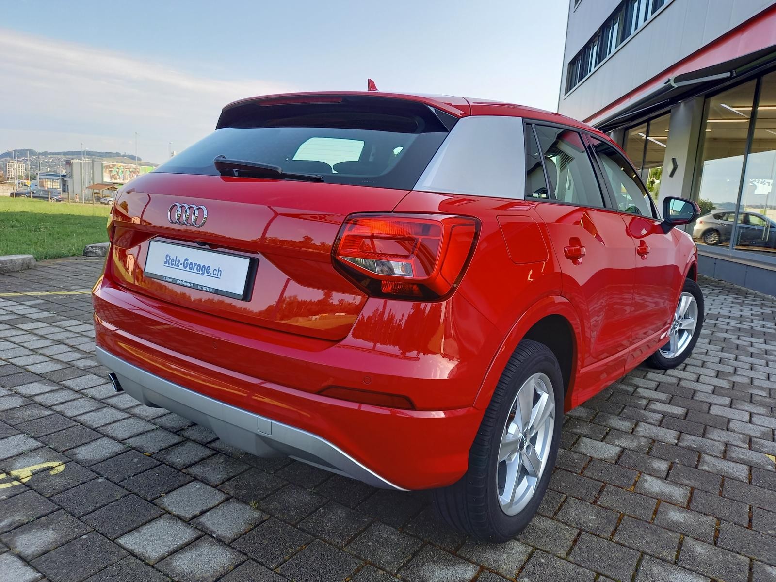 AUDI Q2 1.6 TDI sport-showroom-element-1