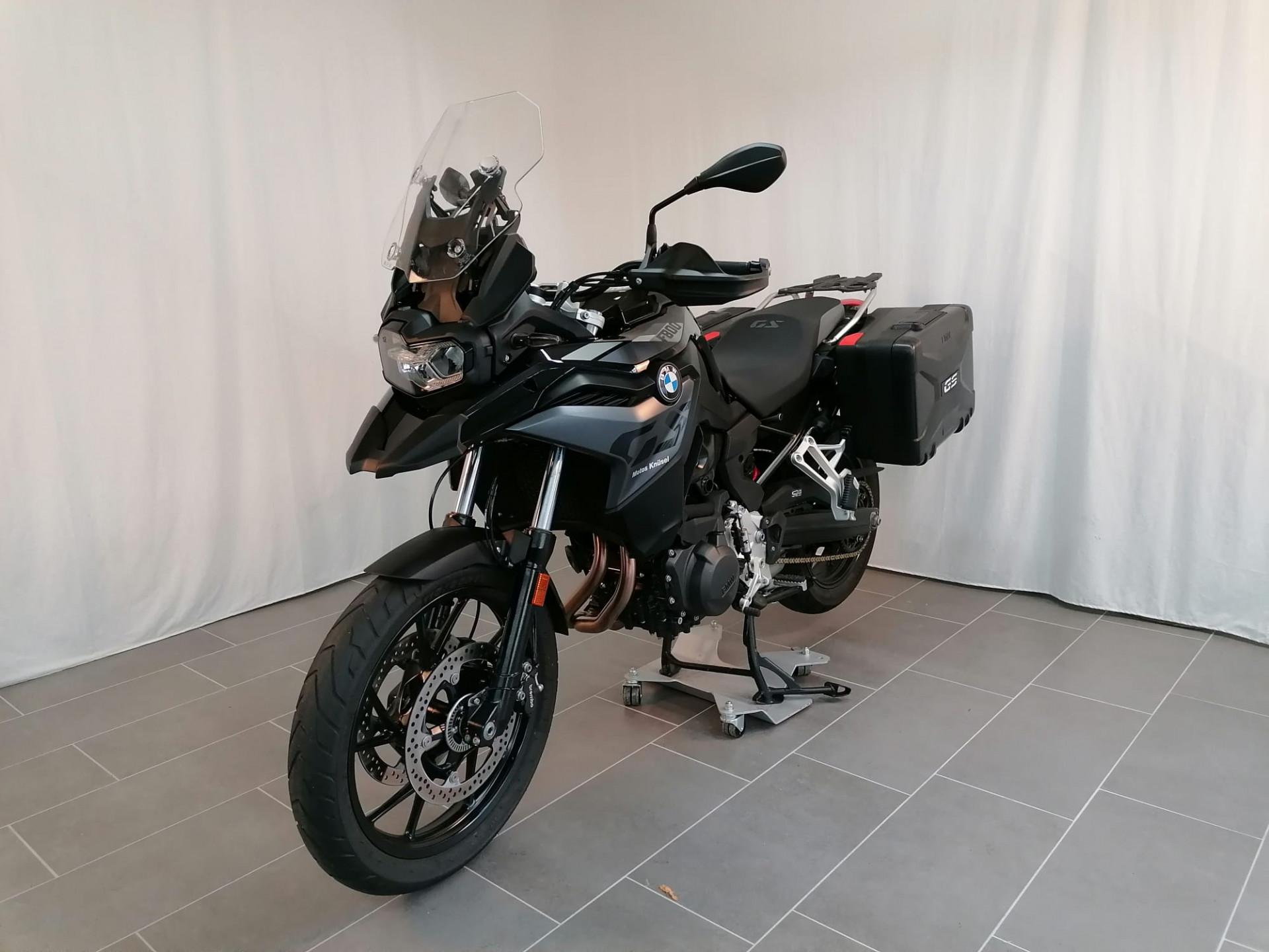 BMW F 800 GS Triple Black-showroom-element-2