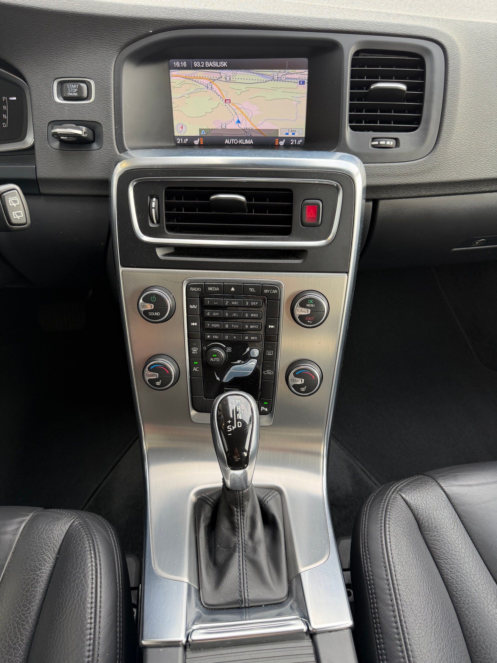 VOLVO V60 3.0 T6 Summum AWD-image-16