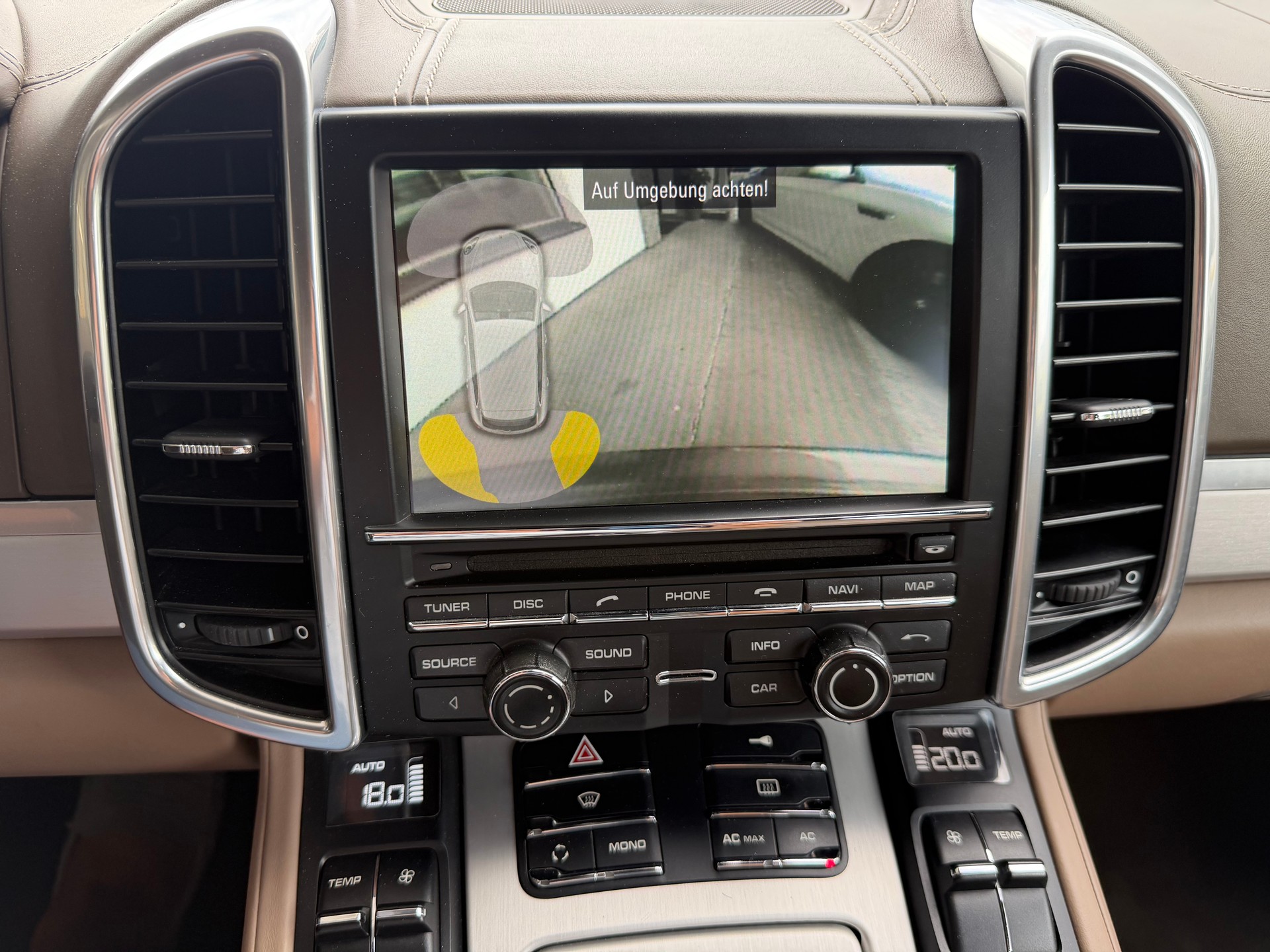 PORSCHE Cayenne Turbo-image-11