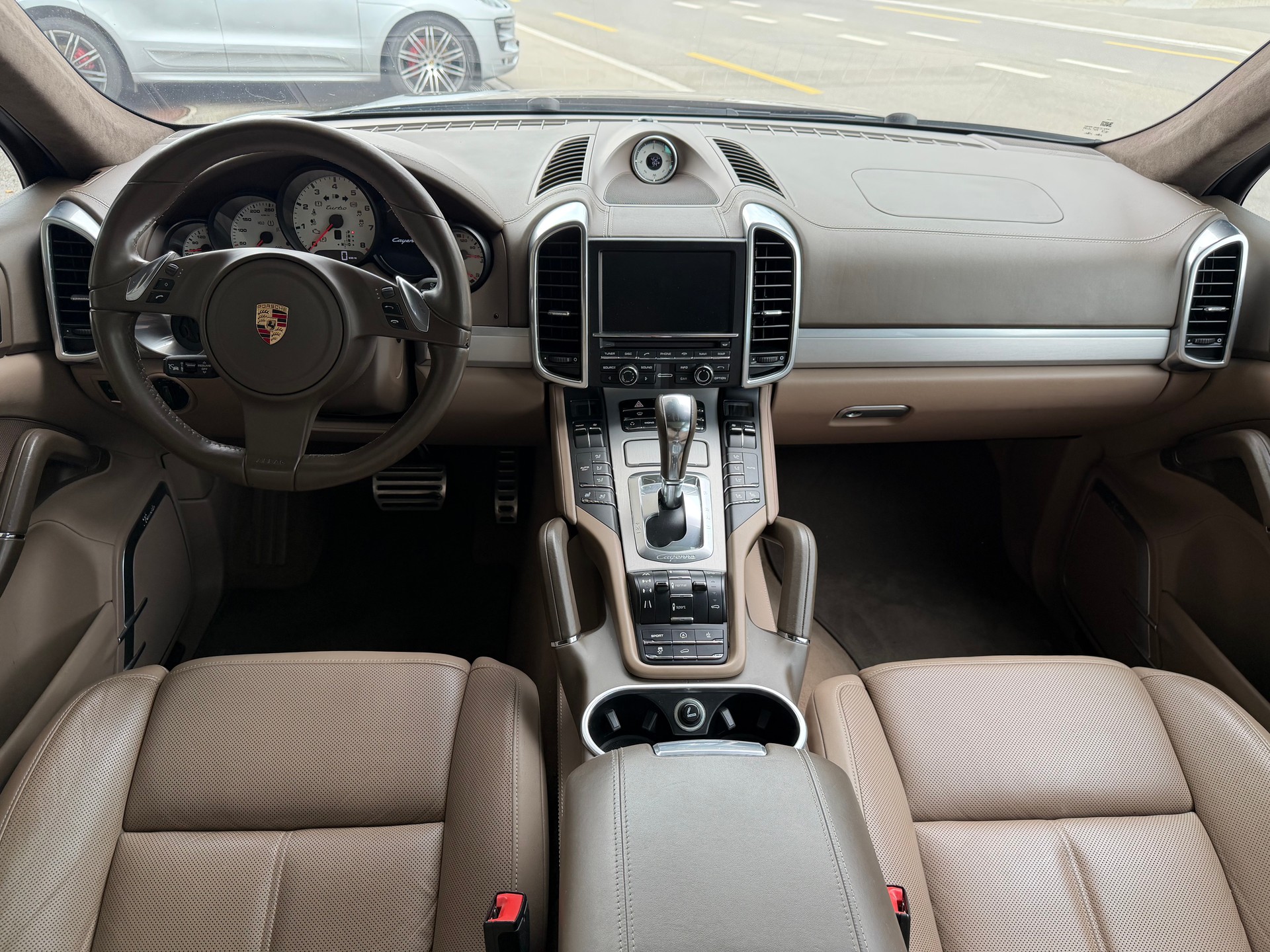 PORSCHE Cayenne Turbo-image-6