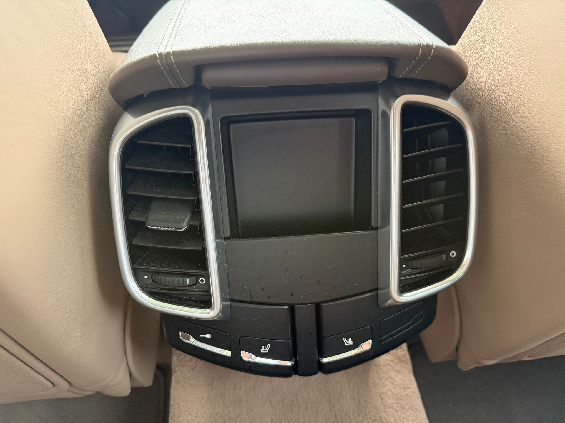 PORSCHE Cayenne Turbo-image-10