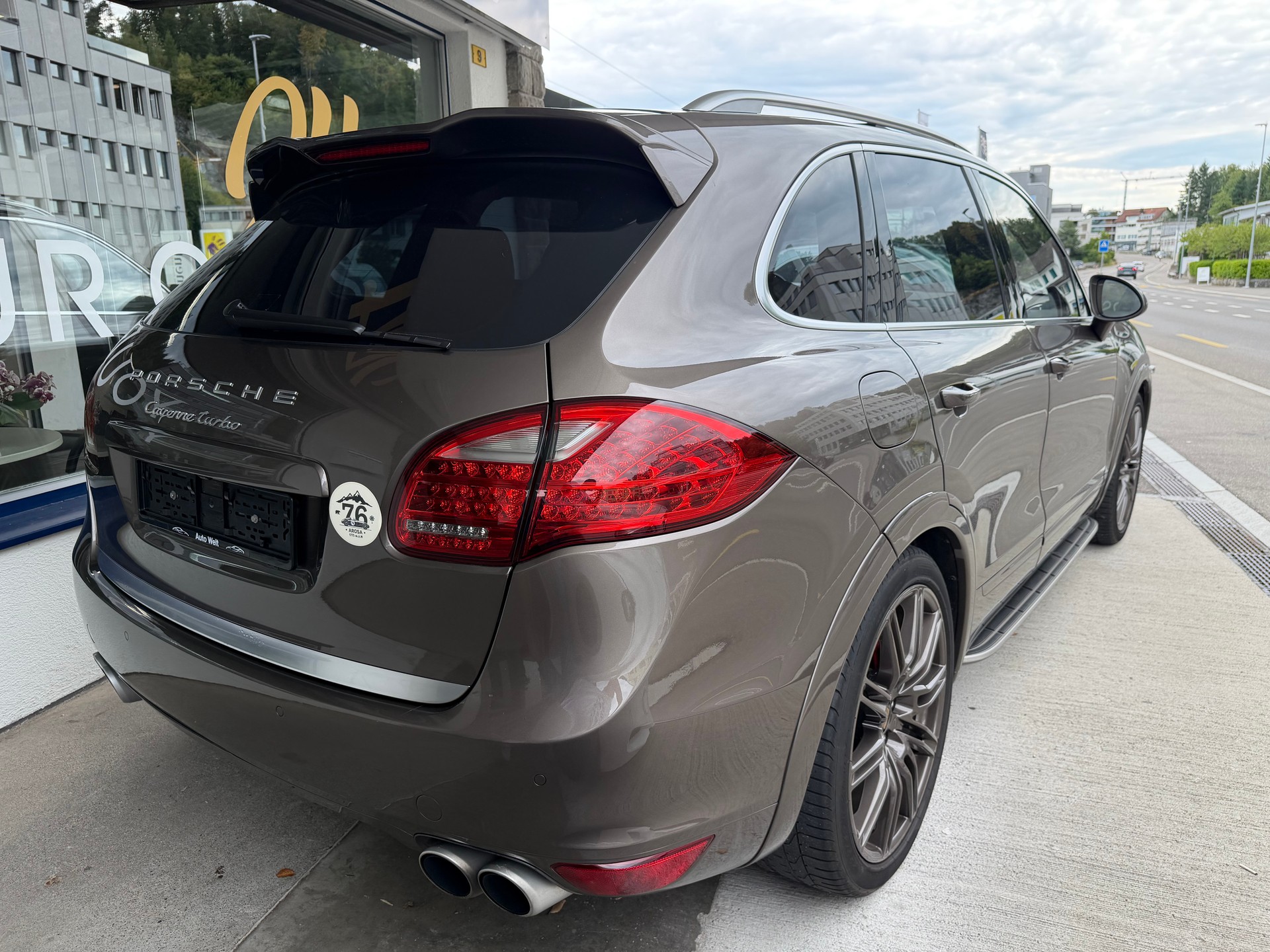 PORSCHE Cayenne Turbo-image-4
