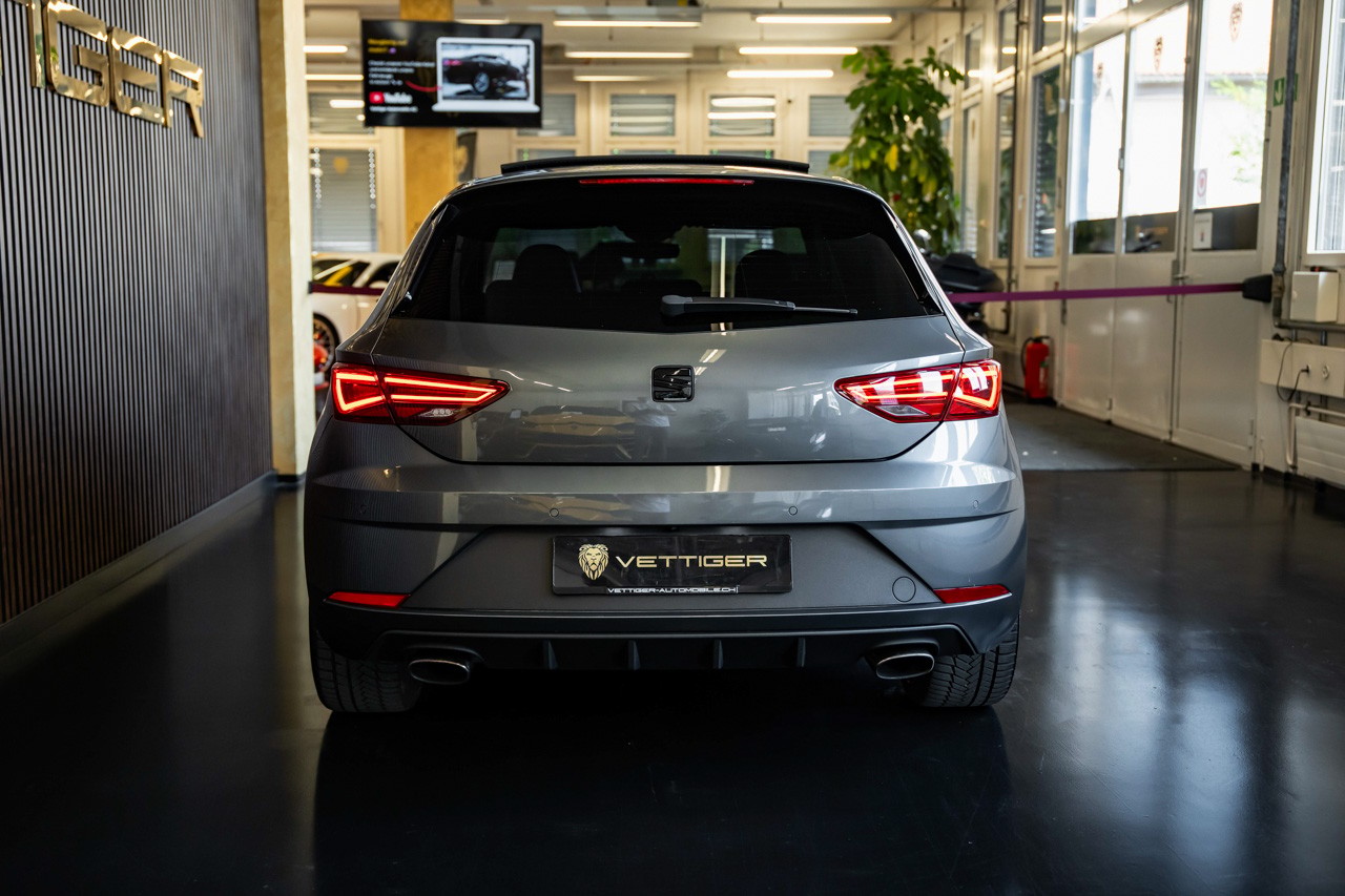 SEAT Leon 2.0 TSI Cupra 300 DSG-image-4