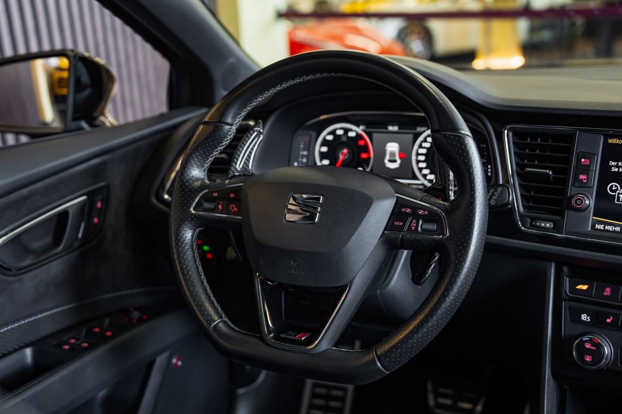SEAT Leon 2.0 TSI Cupra 300 DSG-image-28