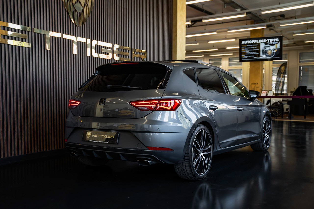 SEAT Leon 2.0 TSI Cupra 300 DSG-image-6