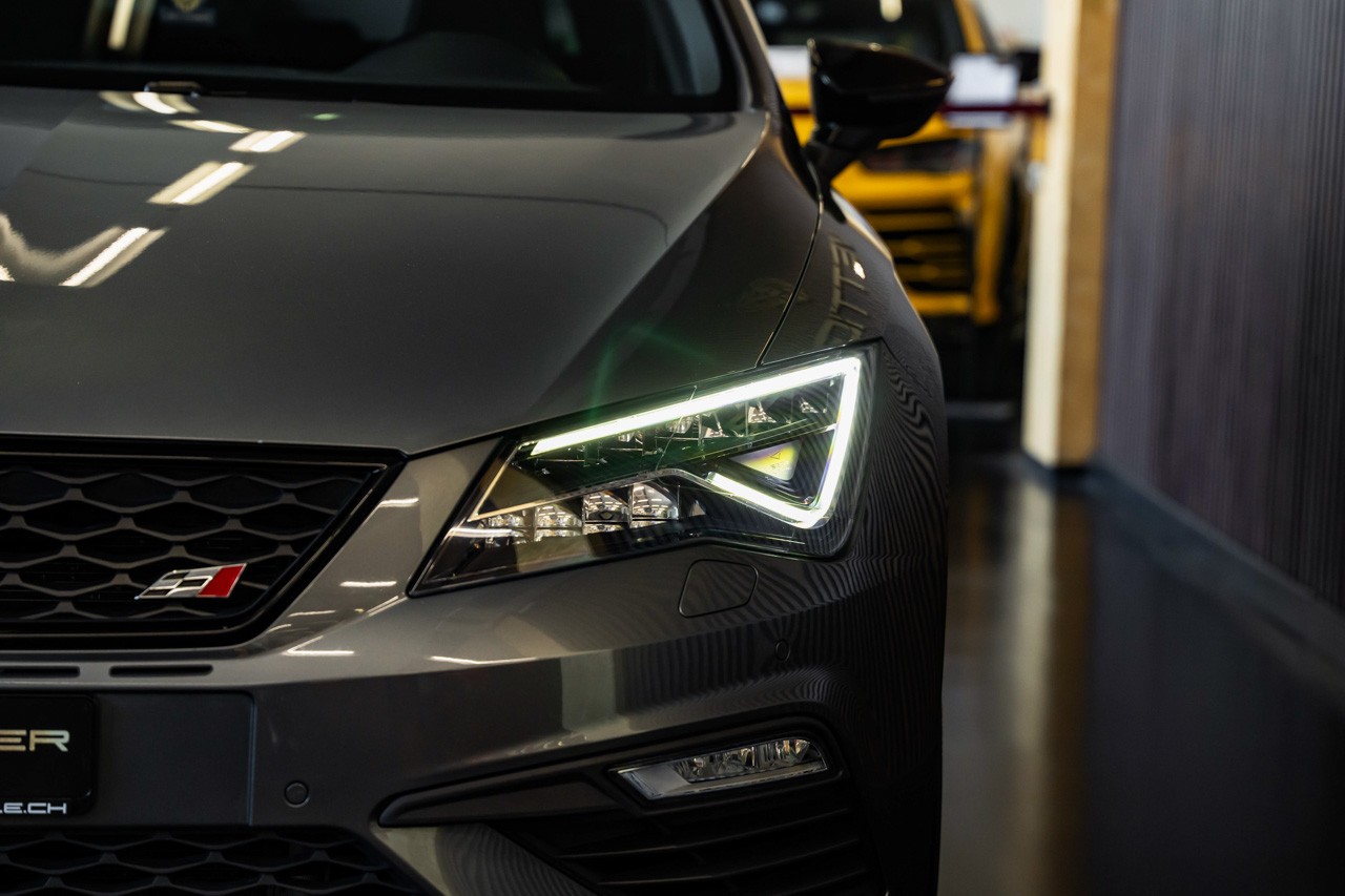 SEAT Leon 2.0 TSI Cupra 300 DSG-image-7
