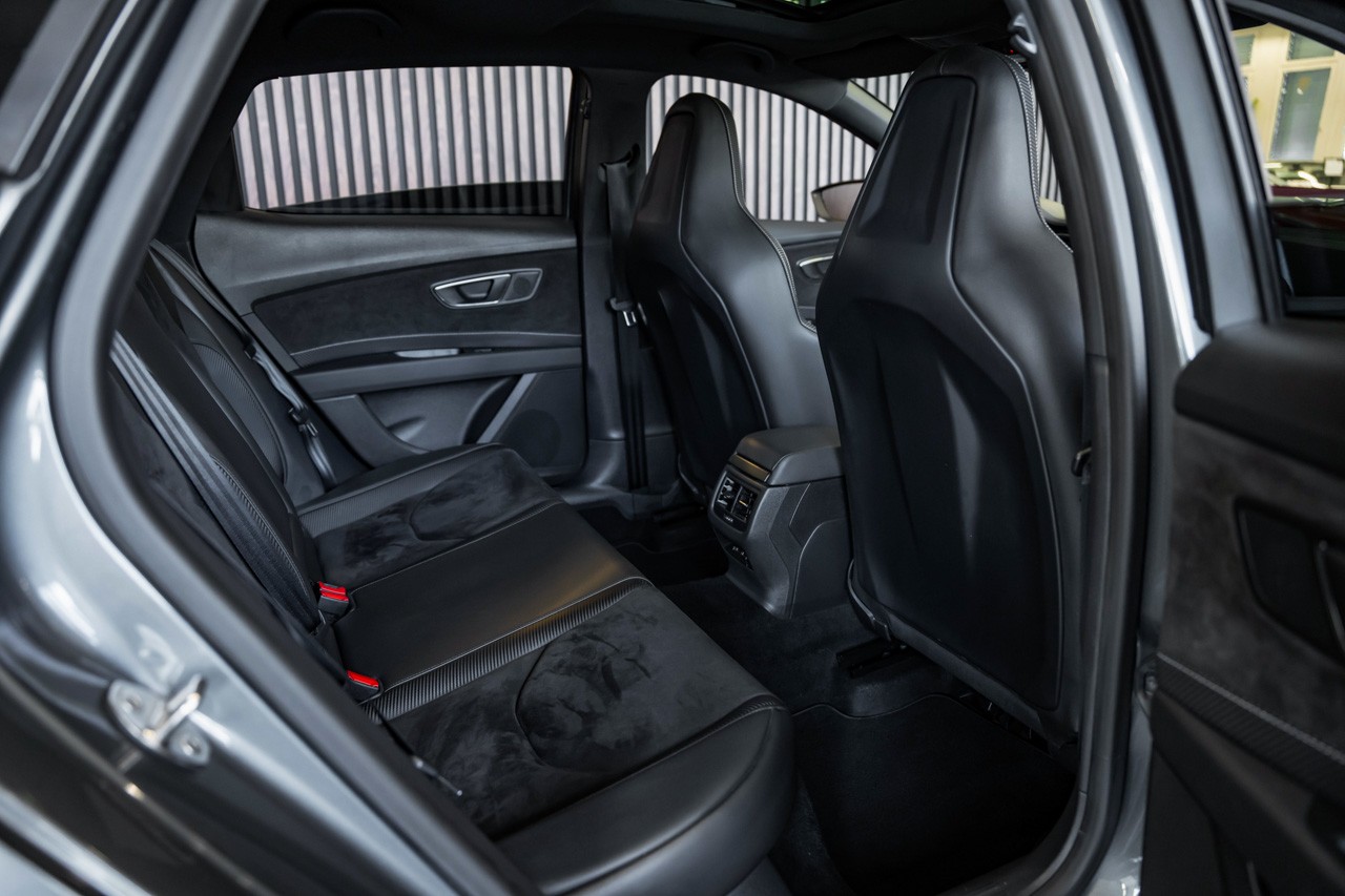 SEAT Leon 2.0 TSI Cupra 300 DSG-image-18