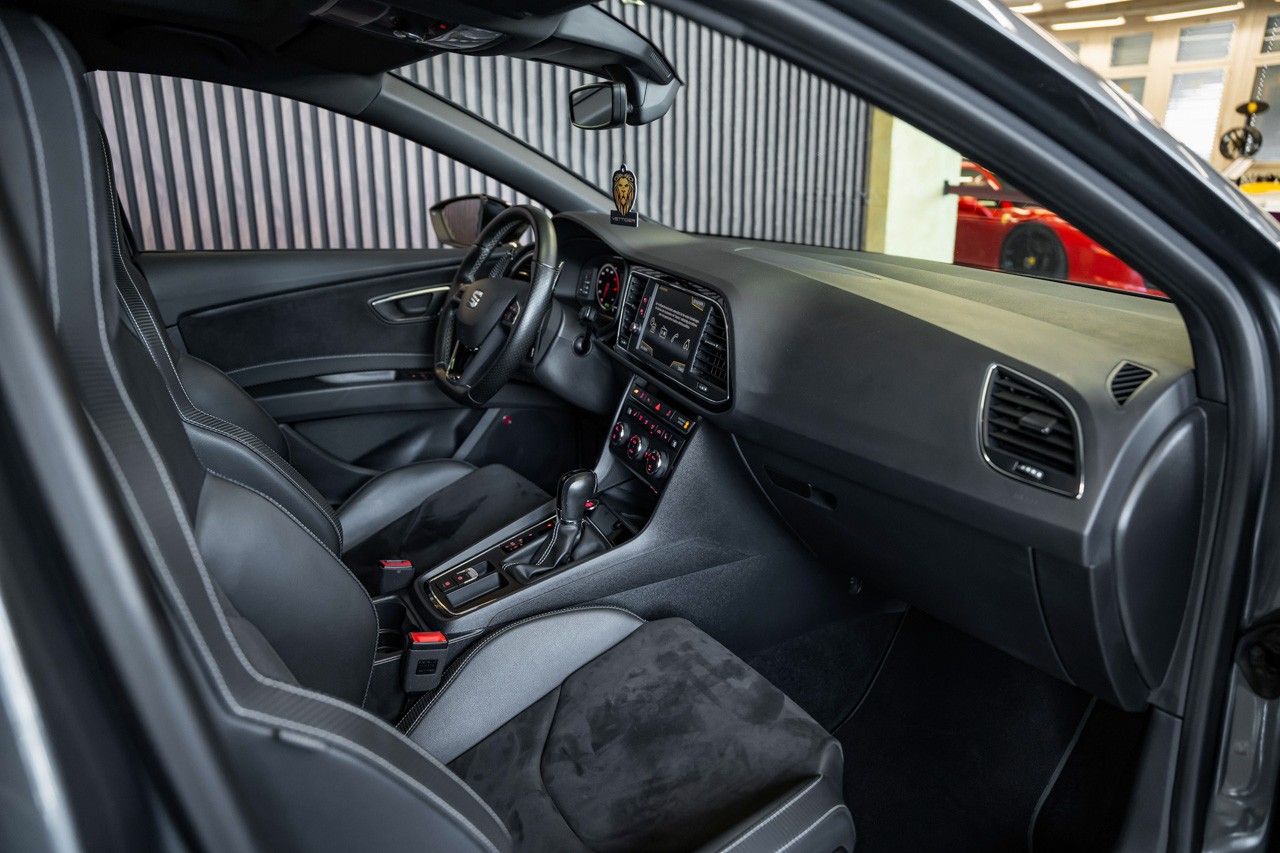 SEAT Leon 2.0 TSI Cupra 300 DSG-image-14