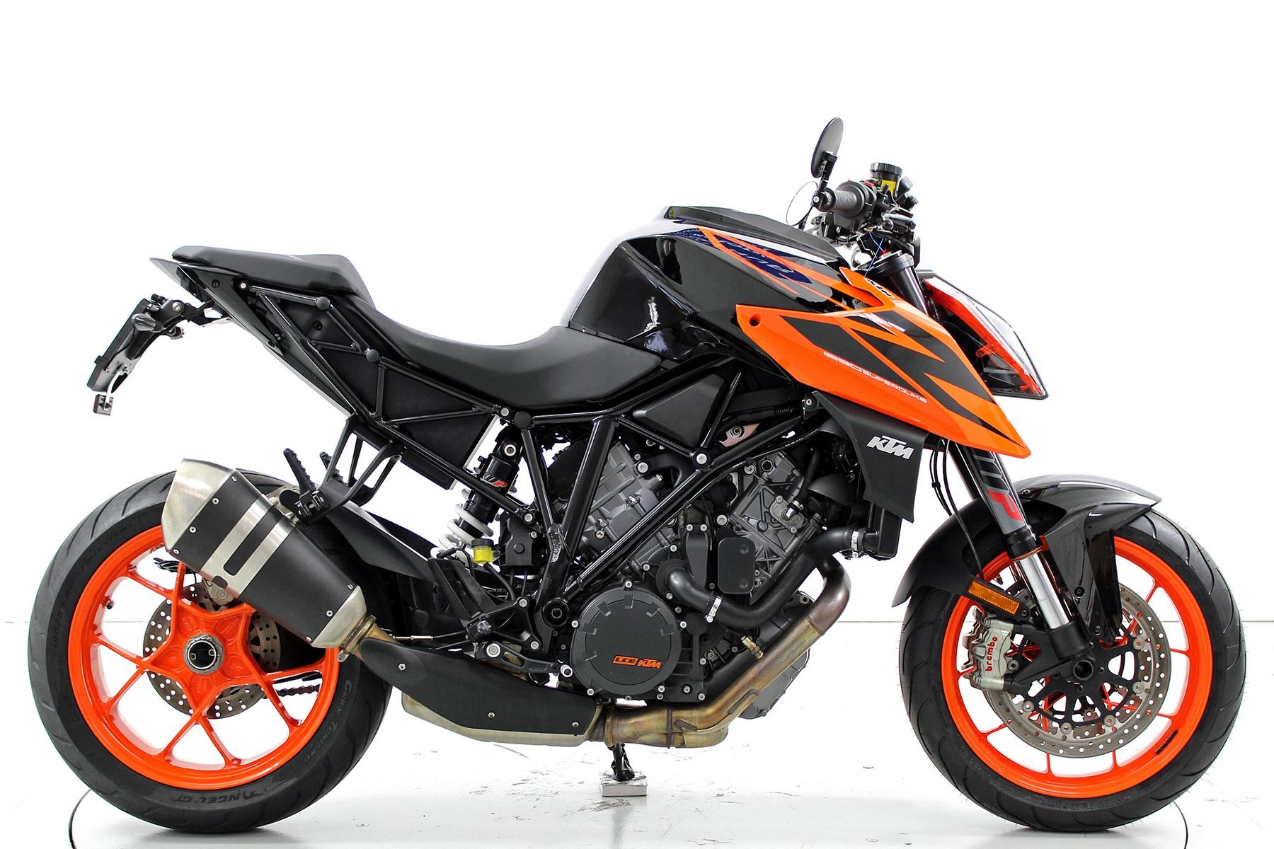 KTM 1290 Super Duke-showroom-element-3