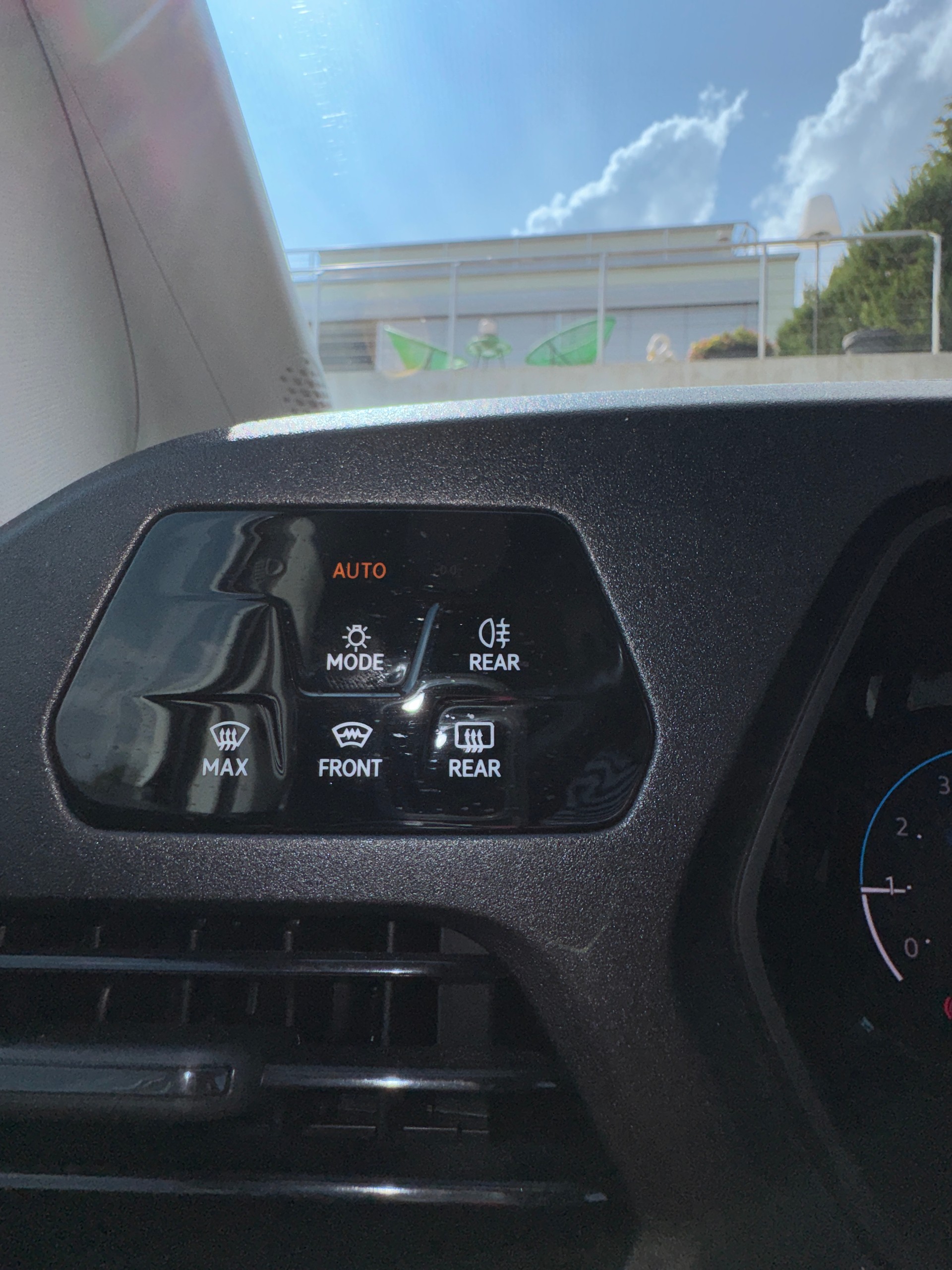 VW 1.5 TSI California Spirit DSG-image-11