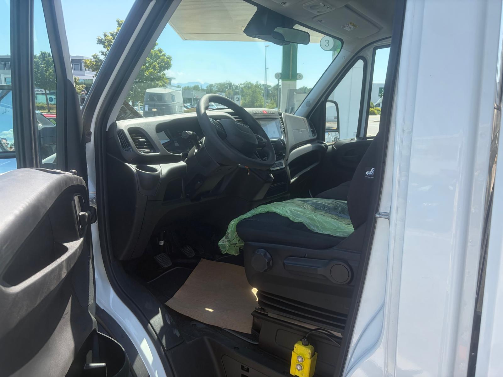 IVECO 35 S 16H-image-11