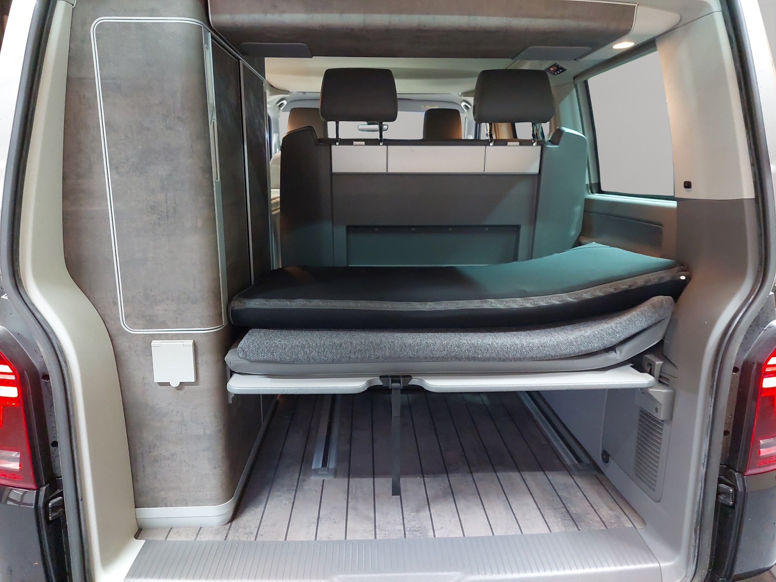 VW T6.1 California 2.0 Bi-TDI Ocean Liberty 4Motion DSG-image-13