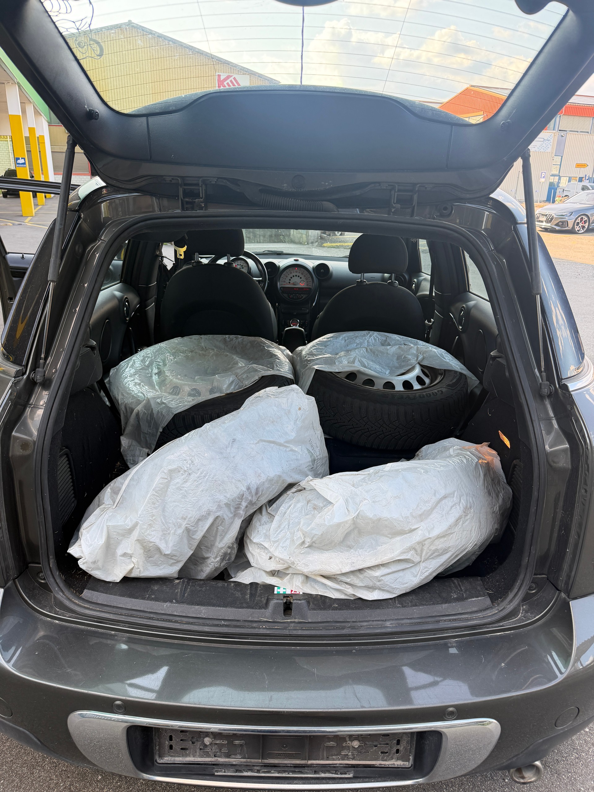 MINI Countryman Cooper D ALL4-image-14