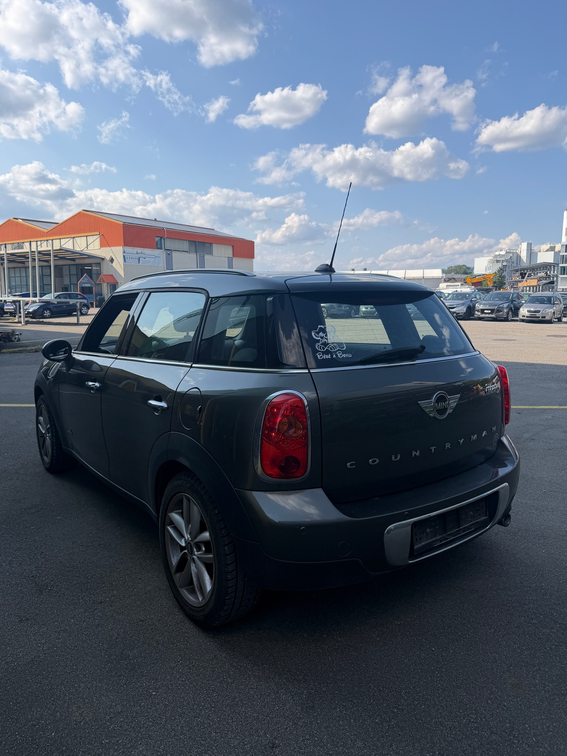MINI Countryman Cooper D ALL4-image-4