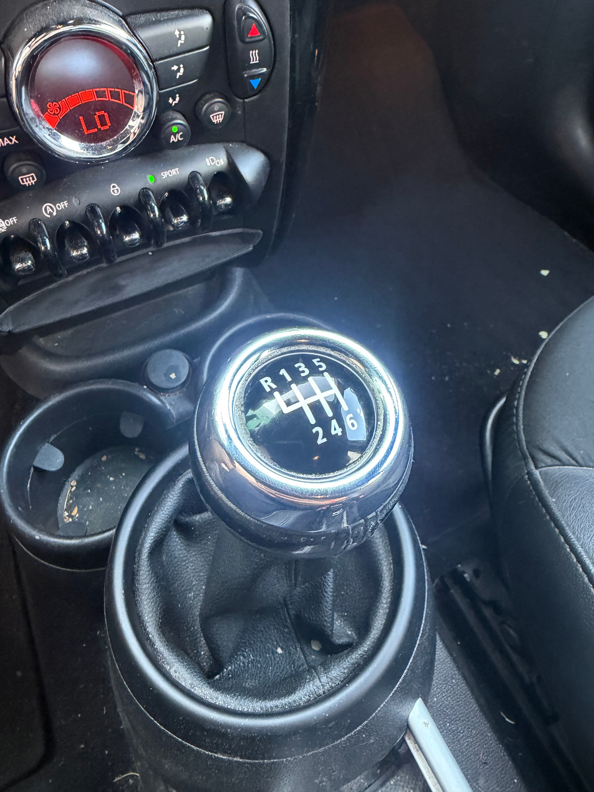 MINI Countryman Cooper D ALL4-image-11
