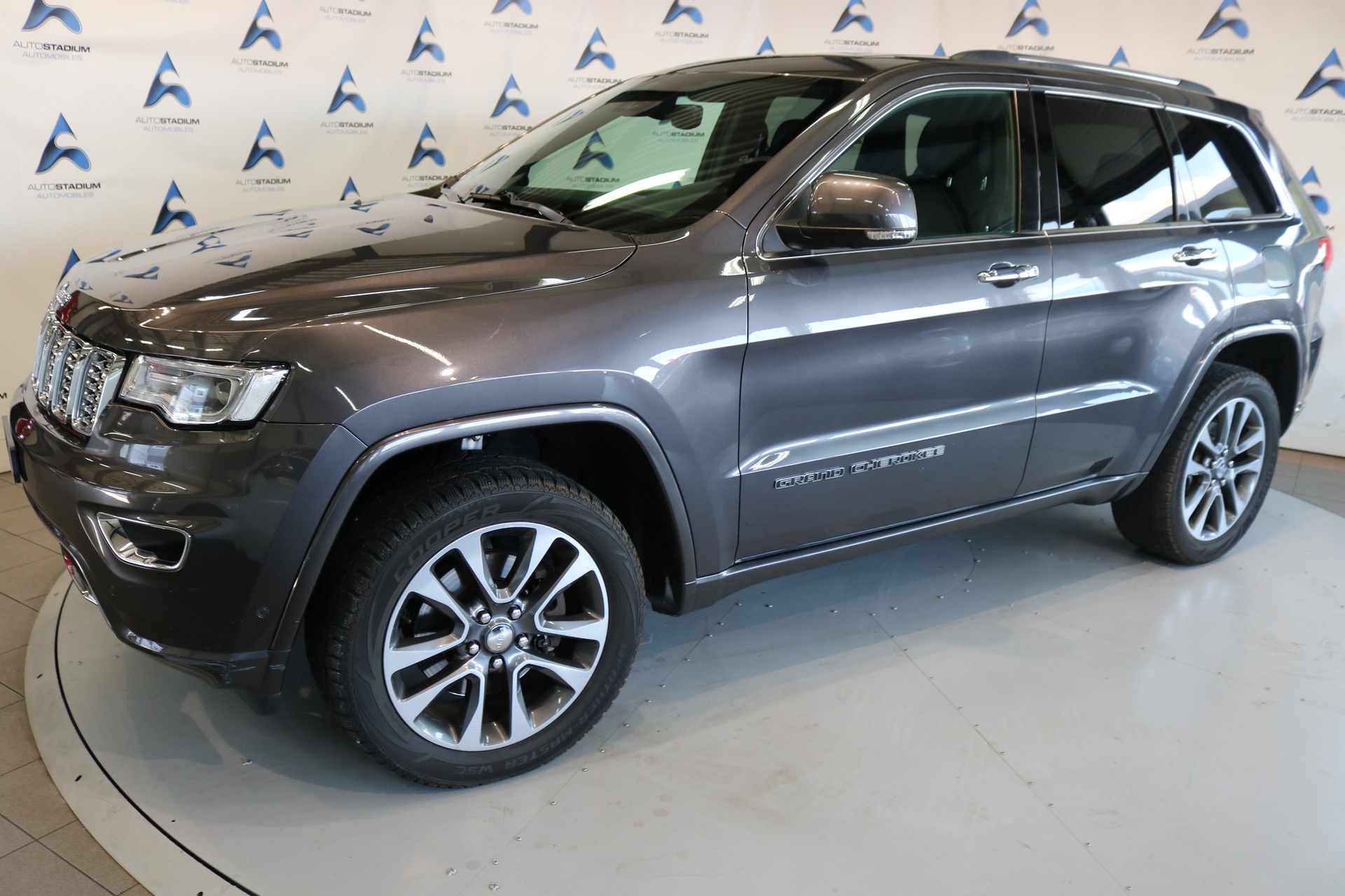 JEEP Grand Cherokee 3.0 CRD Overland Automatic-image-8