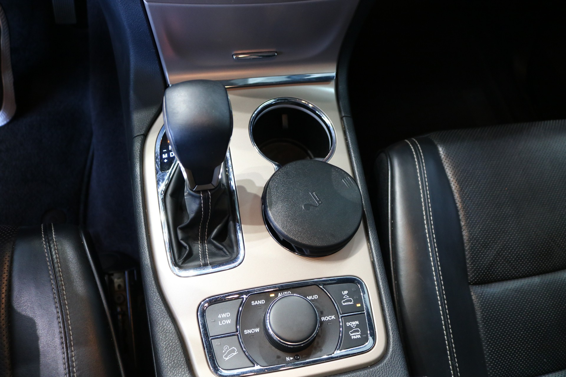 JEEP Grand Cherokee 3.0 CRD Overland Automatic-image-30
