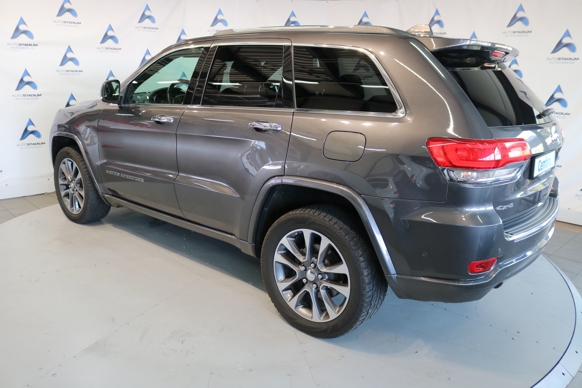 JEEP Grand Cherokee 3.0 CRD Overland Automatic-image-10