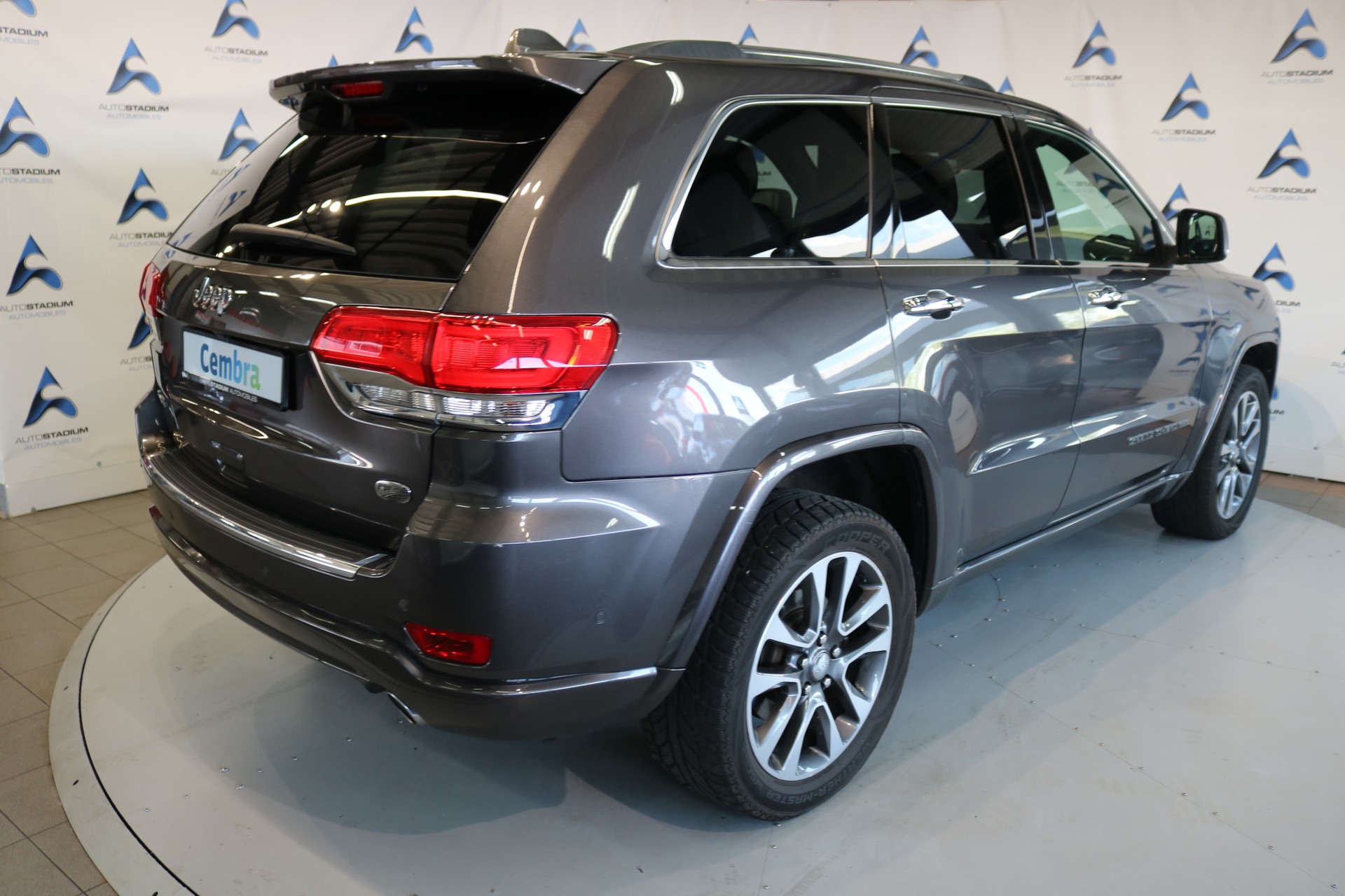 JEEP Grand Cherokee 3.0 CRD Overland Automatic-image-15