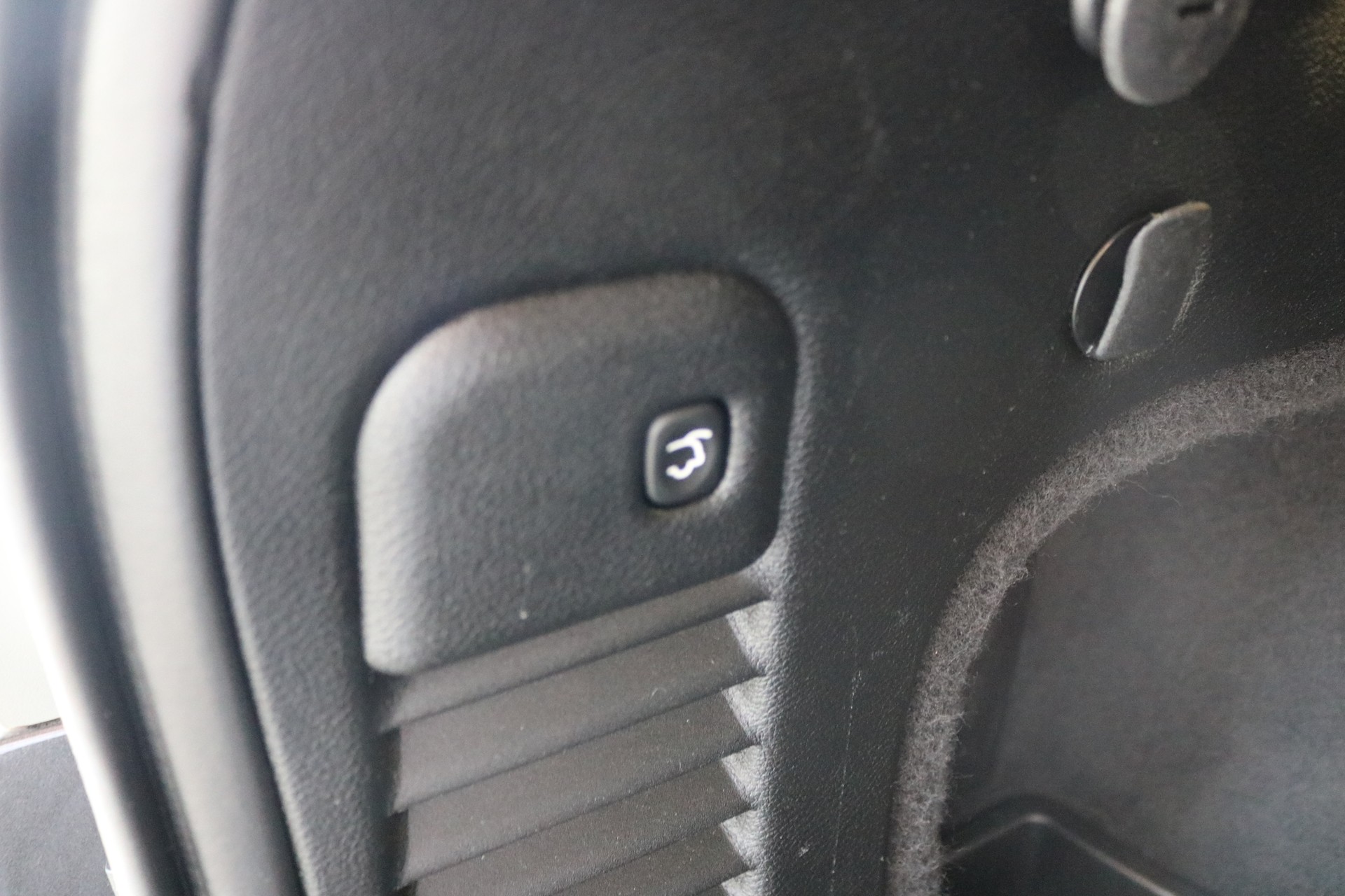 JEEP Grand Cherokee 3.0 CRD Overland Automatic-image-40