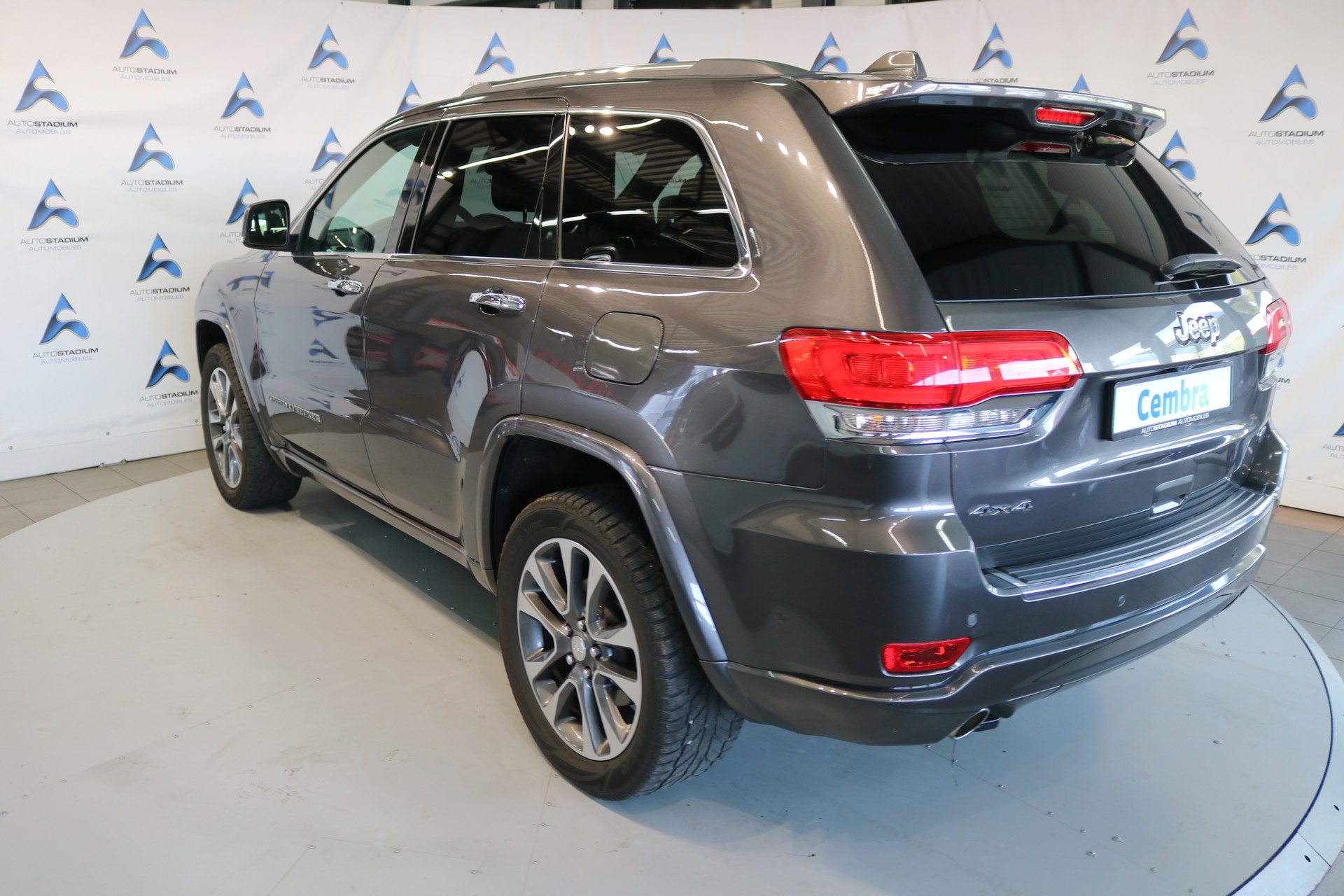 JEEP Grand Cherokee 3.0 CRD Overland Automatic-image-11