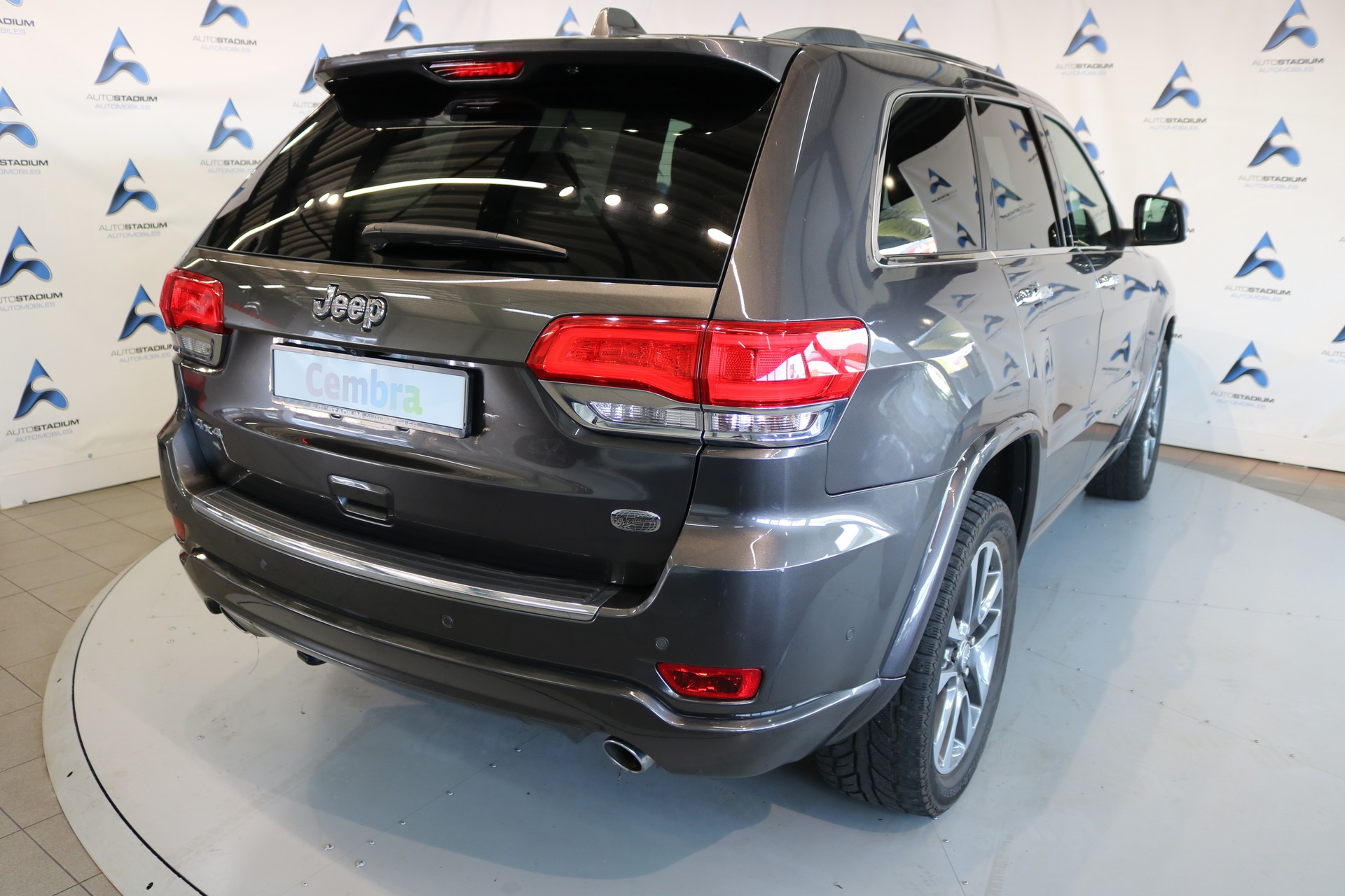 JEEP Grand Cherokee 3.0 CRD Overland Automatic-image-14