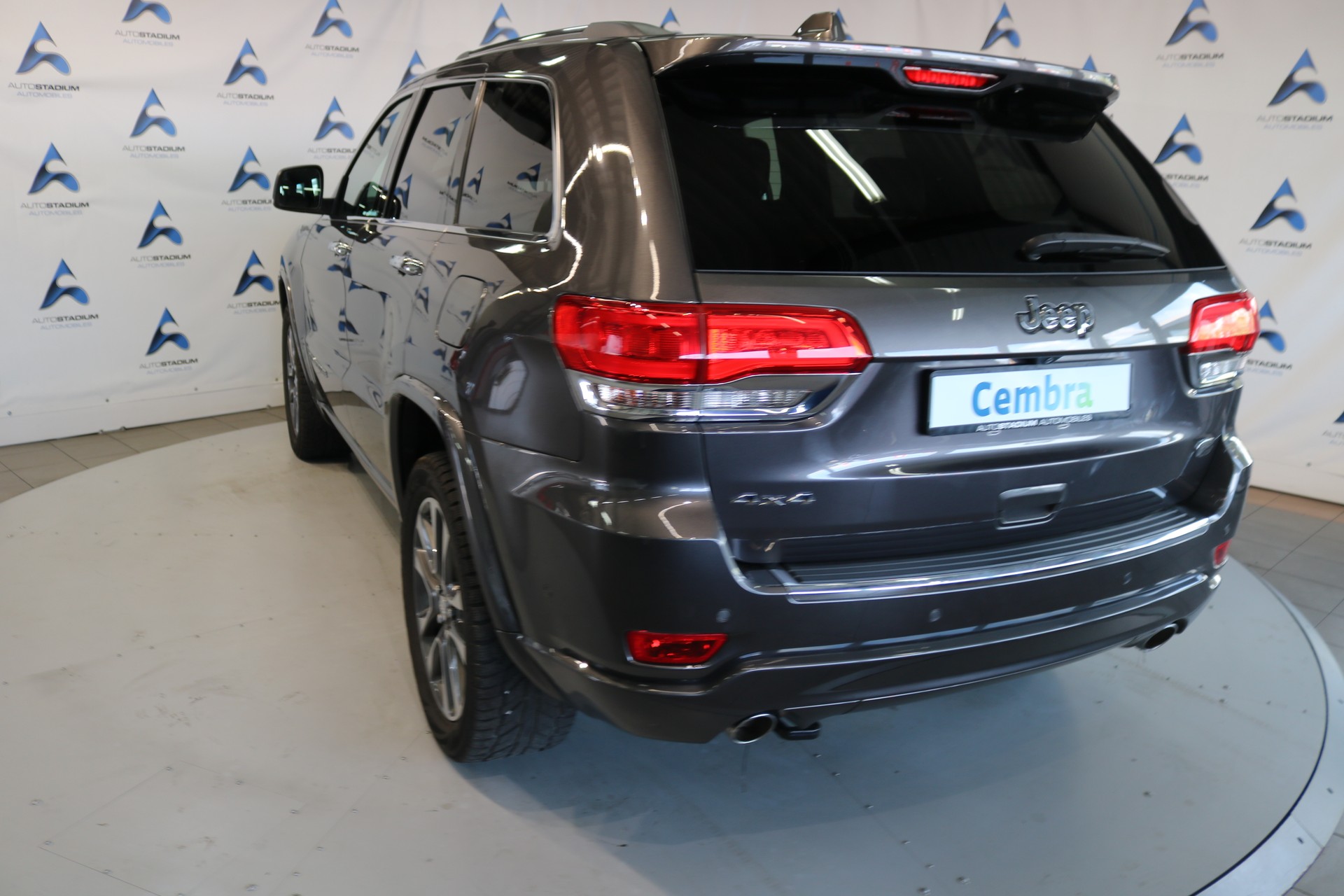 JEEP Grand Cherokee 3.0 CRD Overland Automatic-image-12
