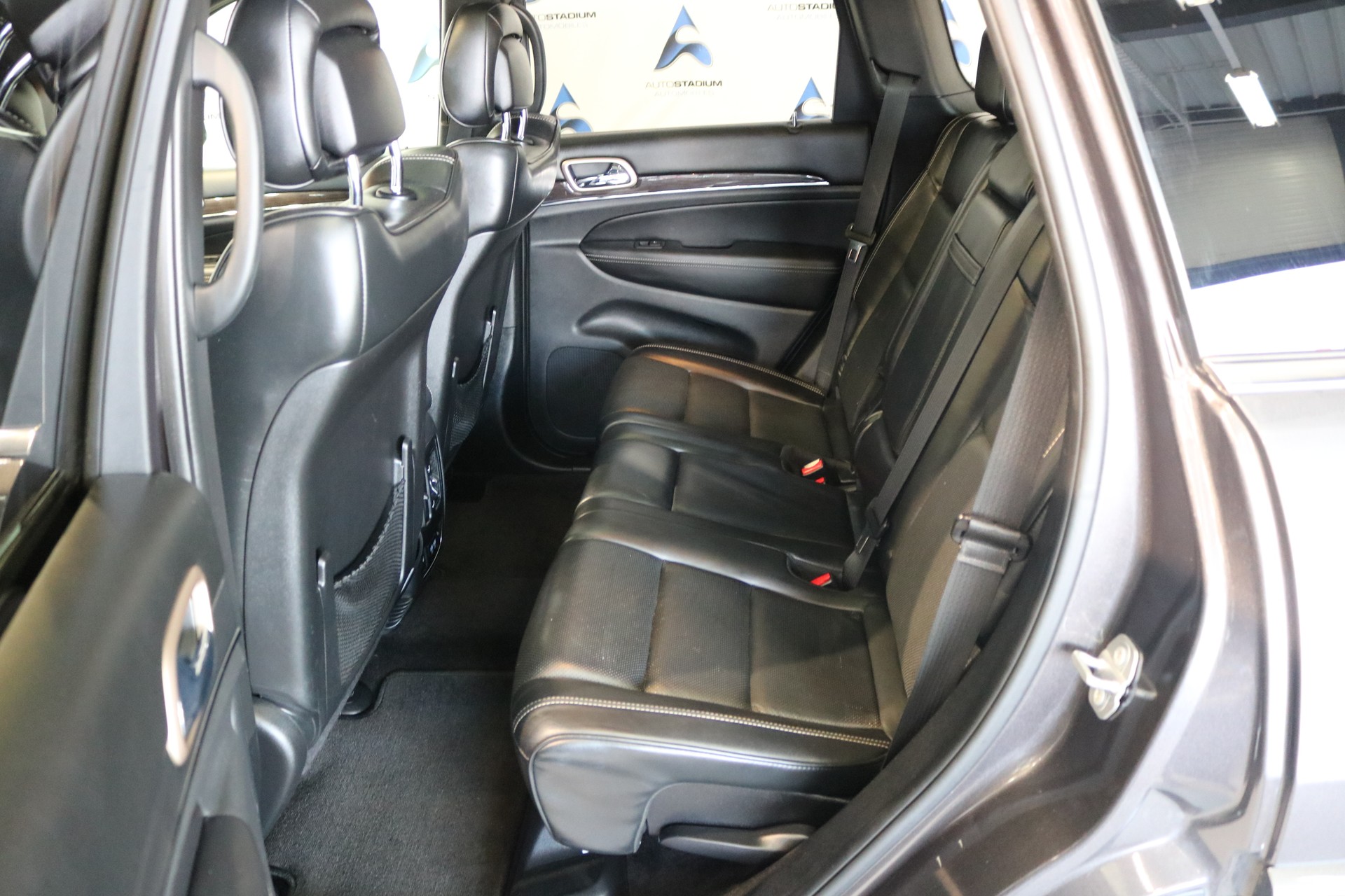 JEEP Grand Cherokee 3.0 CRD Overland Automatic-image-32