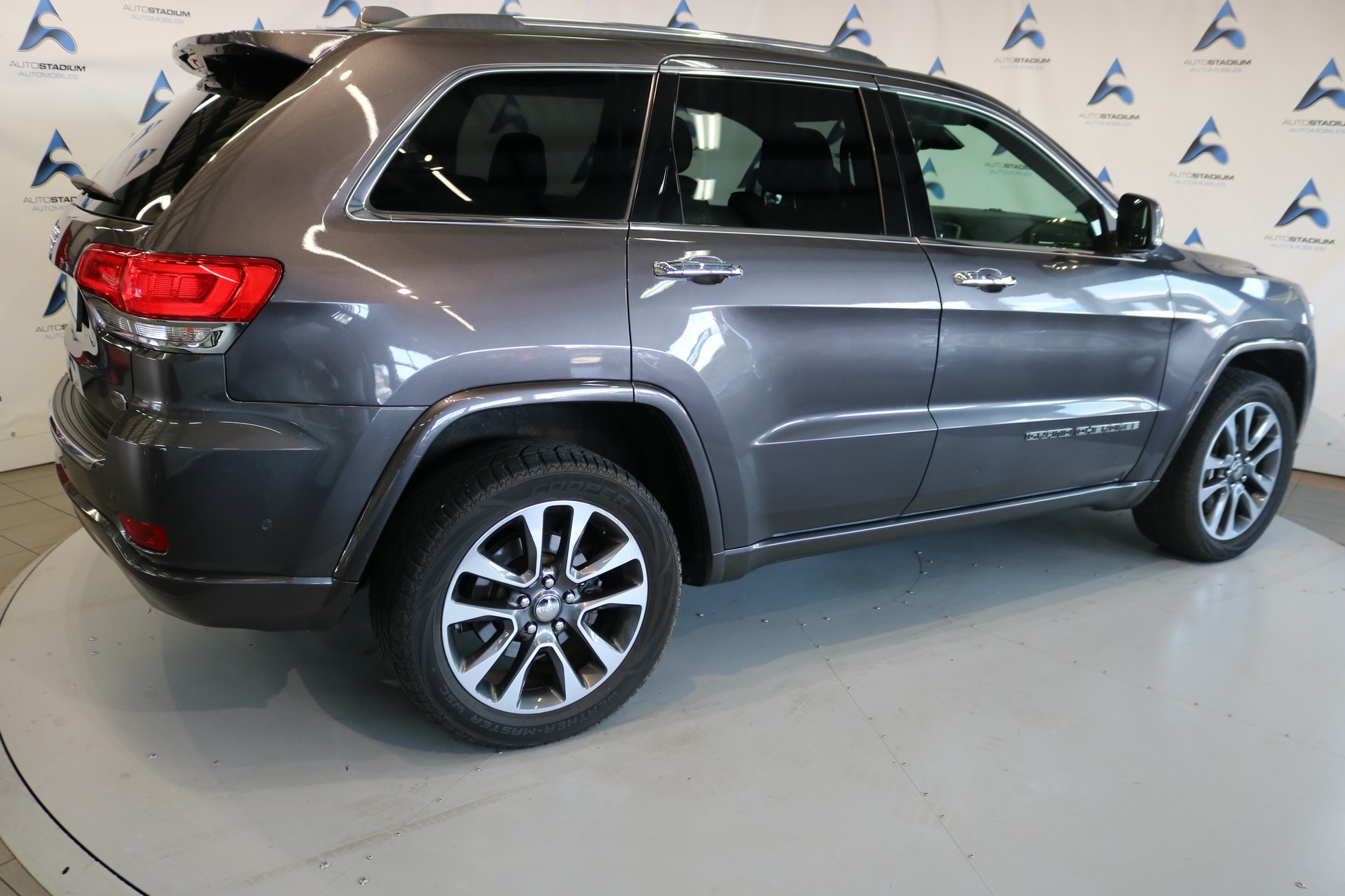 JEEP Grand Cherokee 3.0 CRD Overland Automatic-image-16