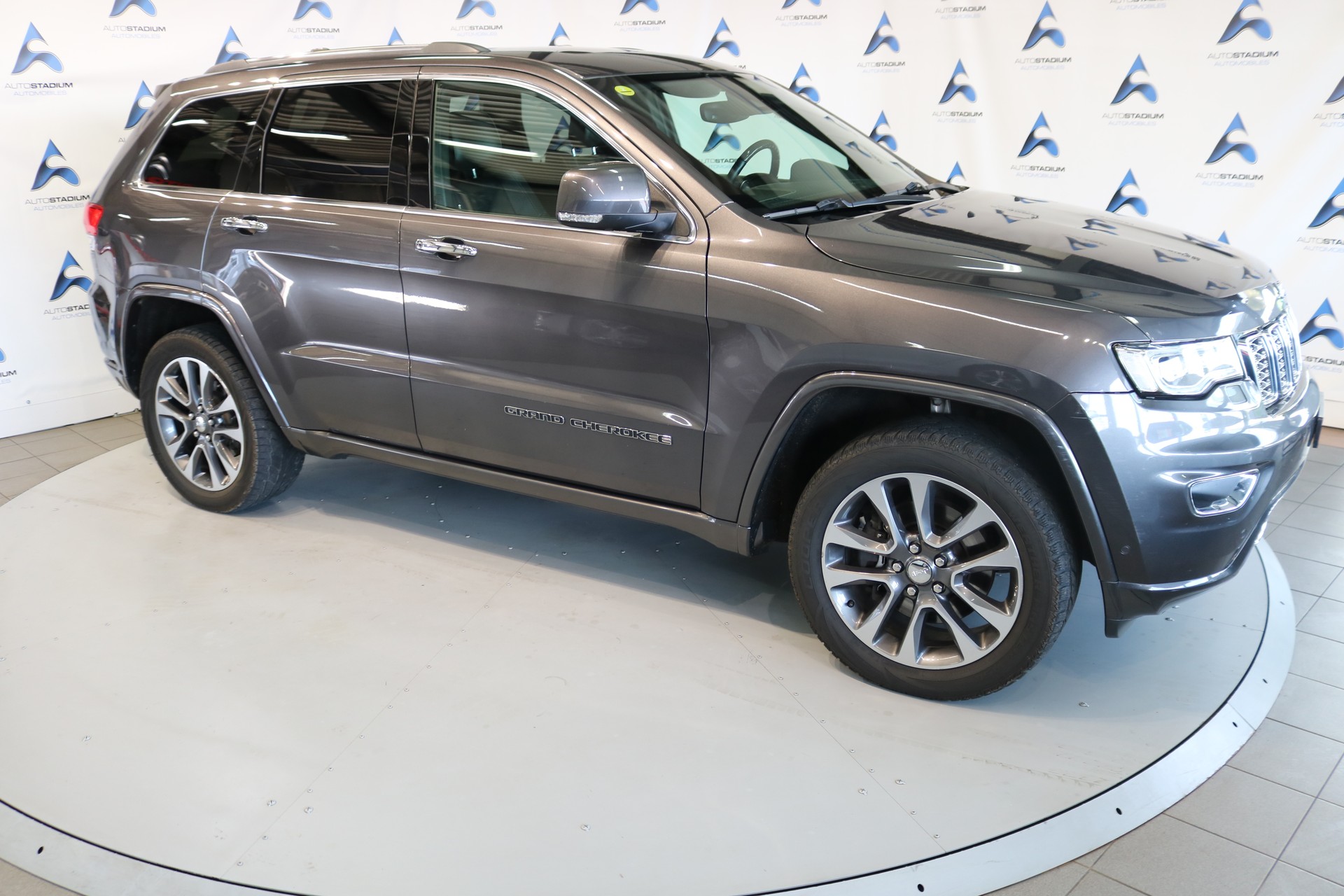 JEEP Grand Cherokee 3.0 CRD Overland Automatic-image-19