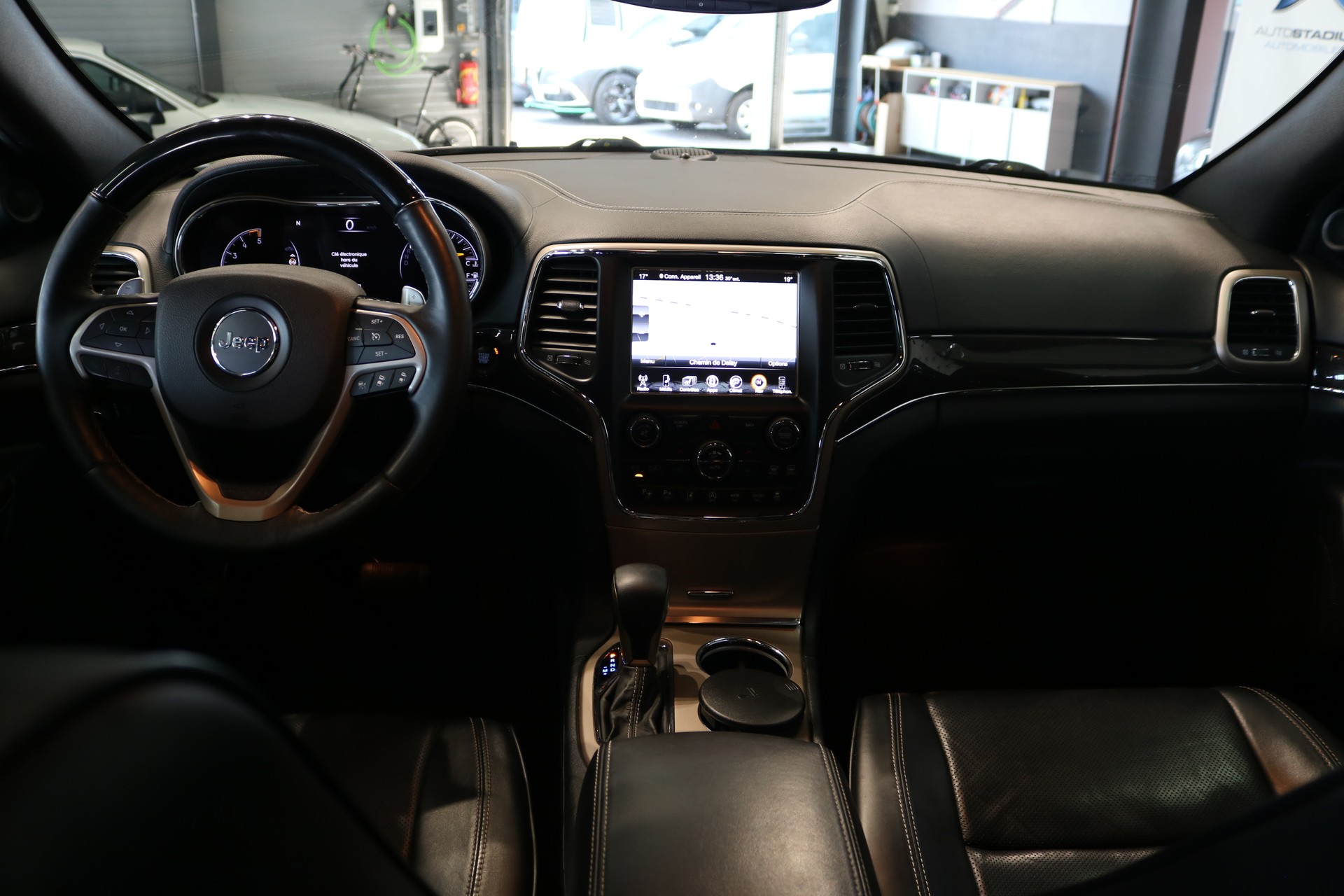 JEEP Grand Cherokee 3.0 CRD Overland Automatic-image-33