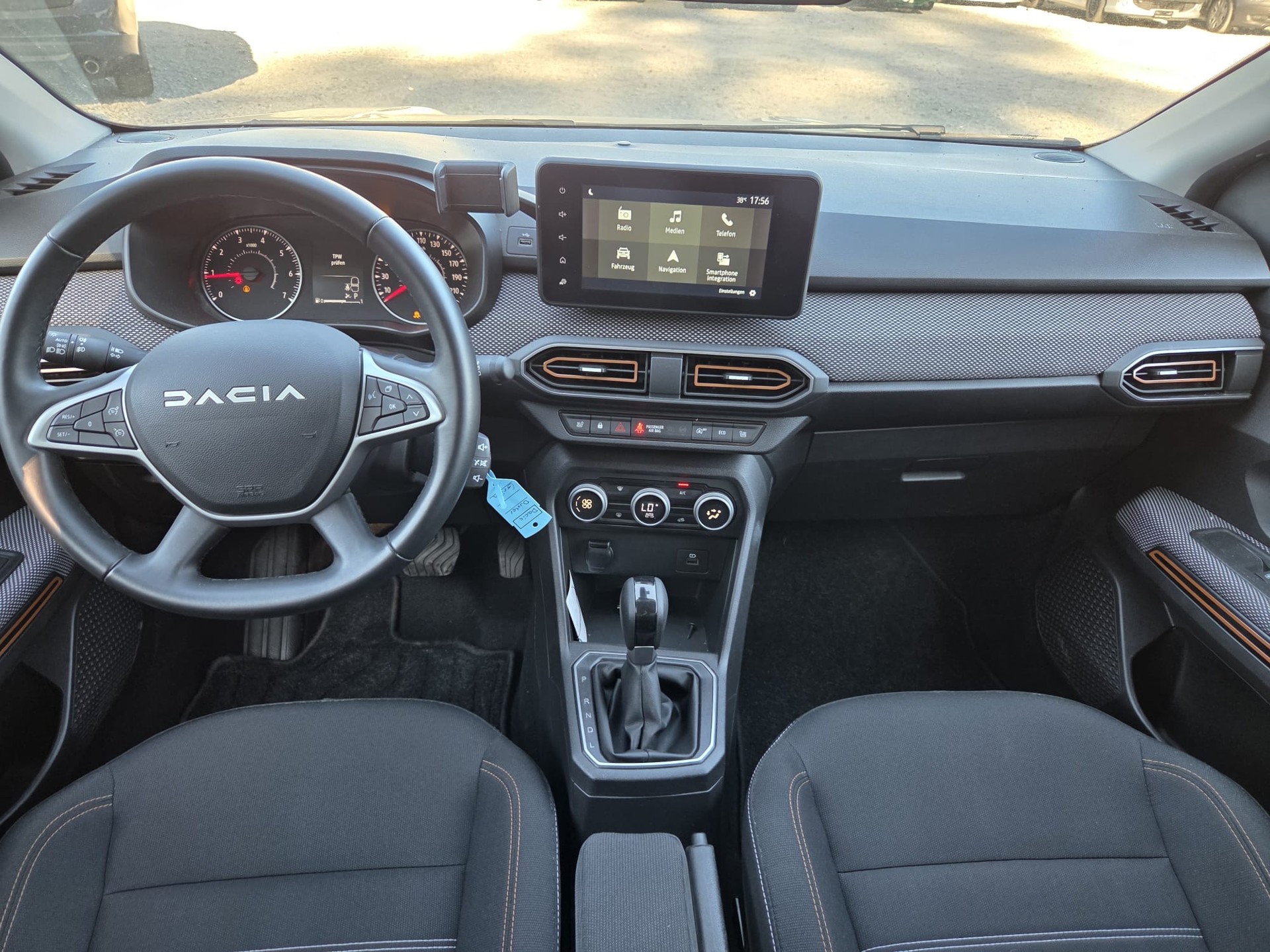 DACIA Sandero Stepway TCe 90 Expression CVT-image-10